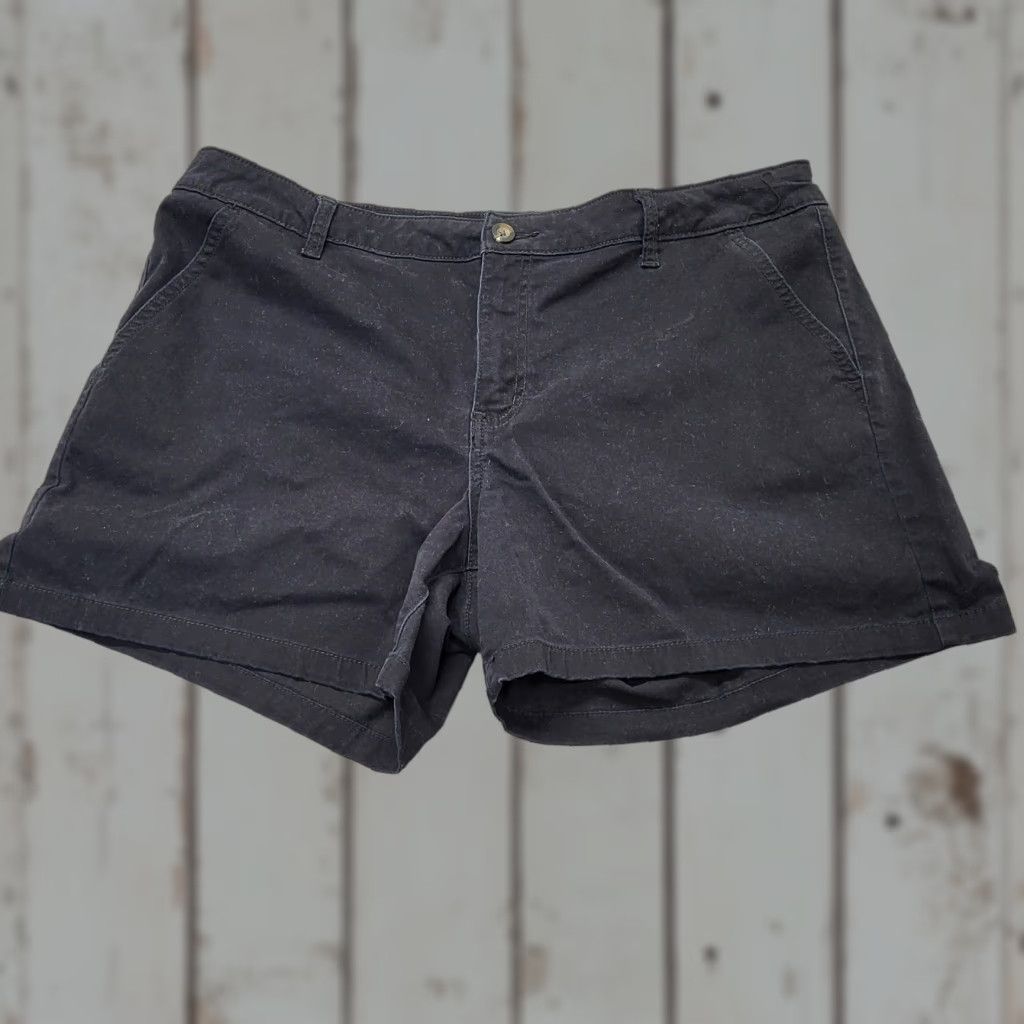 Vintage a.n.a A New Approach Shorts Women's Size 16 Mid-Rise Black 5"Inseam Bermuda Preppy Casual Womens Regular Size 38" / US 16 / IT 52 - 1 Thumbnail