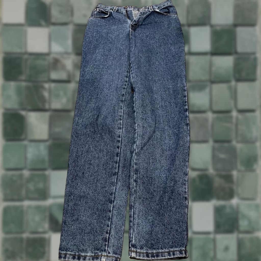 Levi's VINTAGE? Levis Jeans Womens Size 8 Blue Dark Wash Denim Straight Cotton Blend Regular Jeans Womens 8 Blue Dark Wash Denim Size 30" / US 8 / IT 44 - 1 Thumbnail