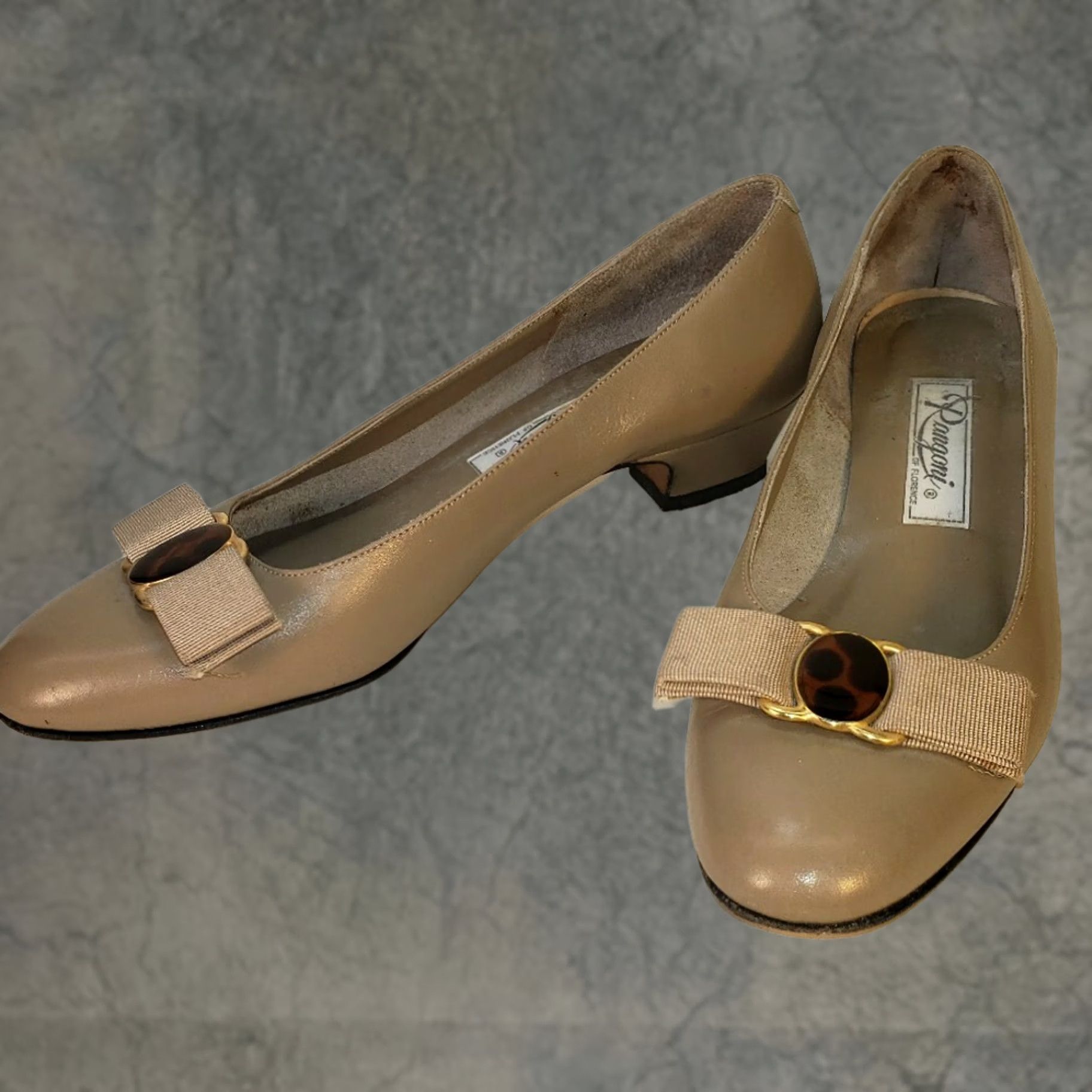 Vintage Rangoni Dress Flats Women 5.5B Beige Bow Ornament Leather Flat New with Satin Bow Gold Copper Enamel Accent Size M / US 6-8 / IT 42-44 - 1 Thumbnail