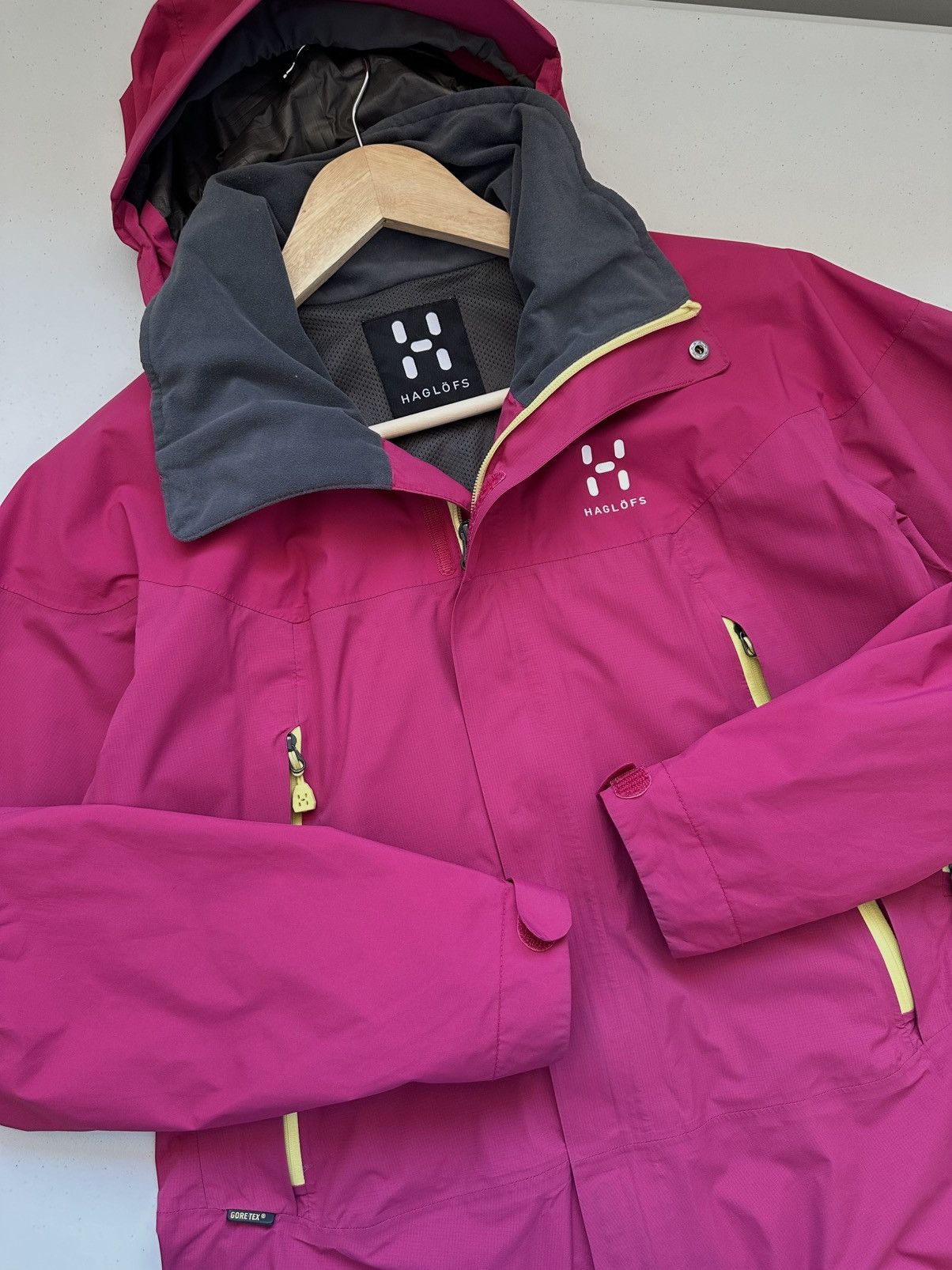 Haglofs Haglofs Gore-tex Gorpcore Hooded Light Jacket Outdoor Size M / US 6-8 / IT 42-44 - 7 Thumbnail
