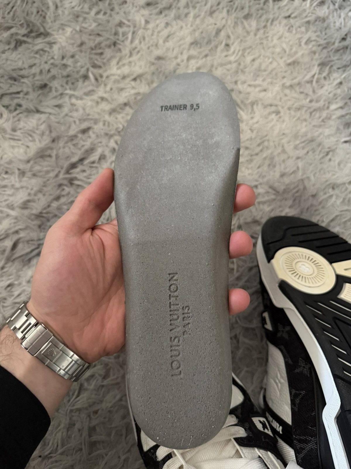 Louis Vuitton Black and white trainer sneakers Size US 10.5 / EU 43-44 - 6 Thumbnail