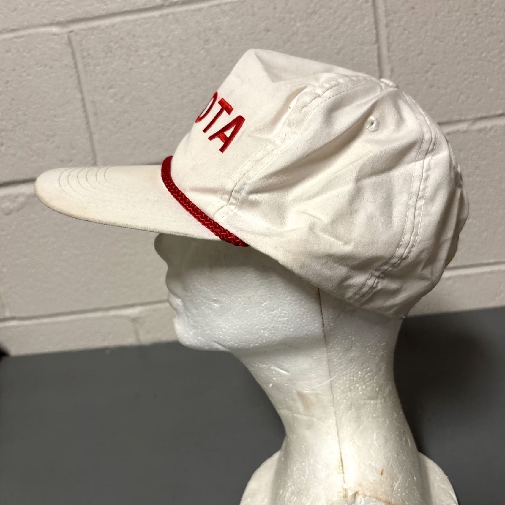 Vintage VINTAGE Toyota Corded Leather Hat White Adjustable Spellout Mens Size ONE SIZE - 6 Thumbnail
