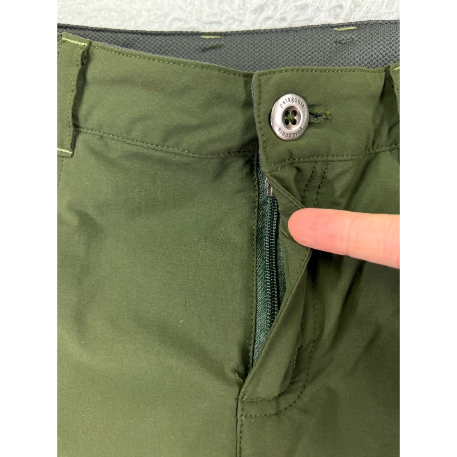 Patagonia Patagonia Pants Womens 8 Green Rock Capri Nylon Blend Hiking Capris 30x21 Men/Women? Size 30" / US 8 / IT 44 - 5 Thumbnail