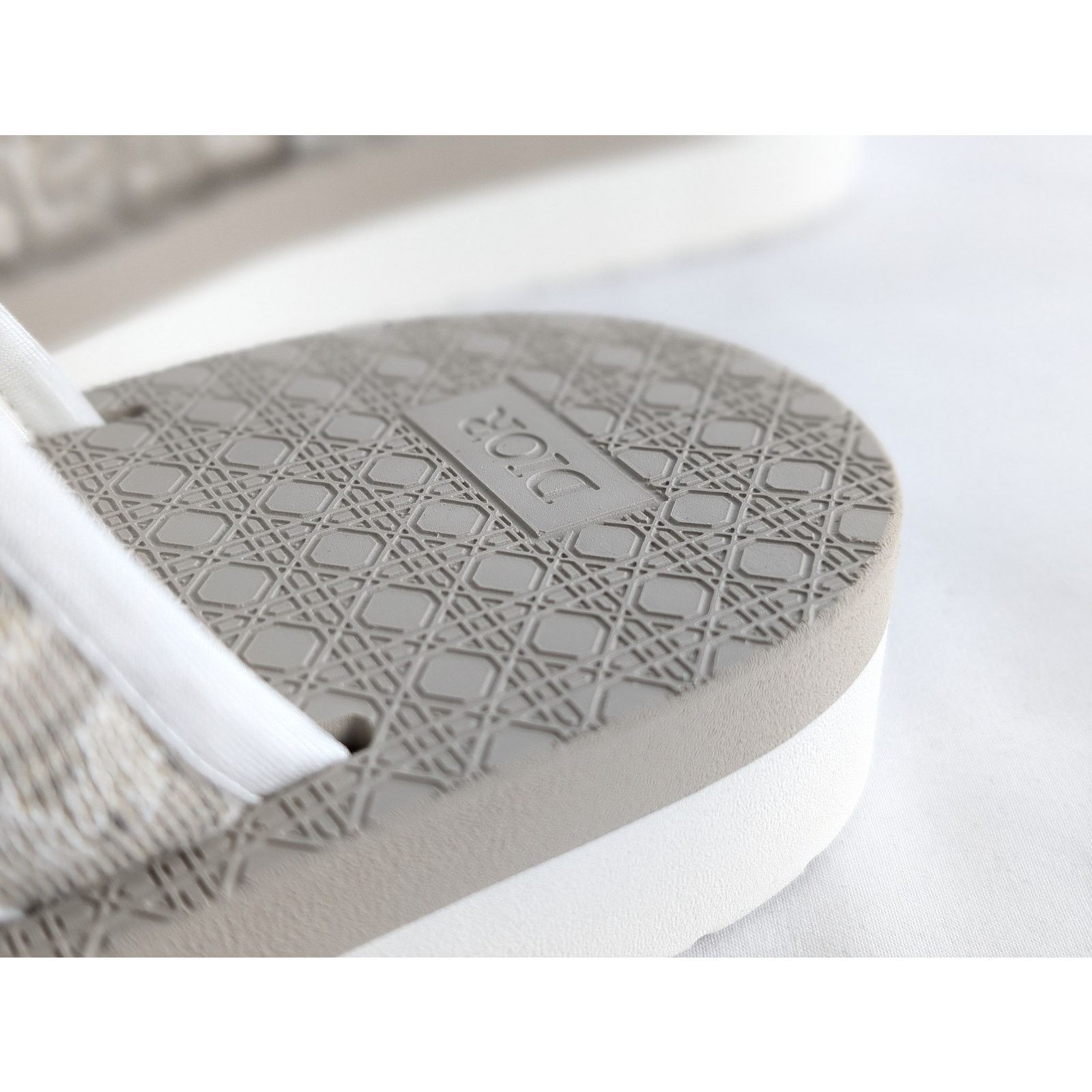 Dior o1rshd1 Sandal M-Alpha Sandal in Beige/White Size US 7 / EU 40 - 11 Thumbnail