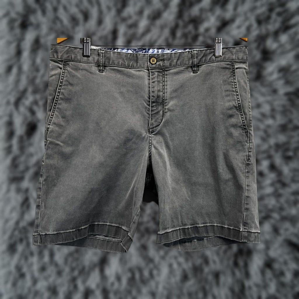 Tommy Bahama Tommy Bahama Chino Shorts Mens 36 Grey Vintage Wash Flat Front Preppy Cotton Blend Size US 36 / EU 52 - 1 Thumbnail