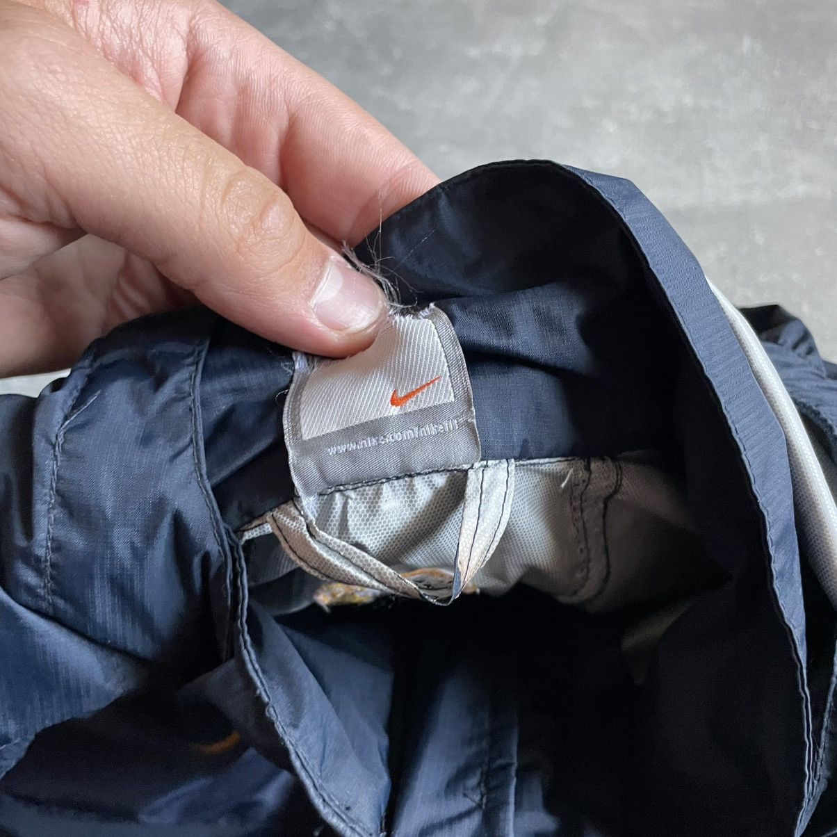 Nike Vintage Nike Arsenal Training Jacket Season zip hooded nylon Size US S / EU 44-46 / 1 - 6 Thumbnail