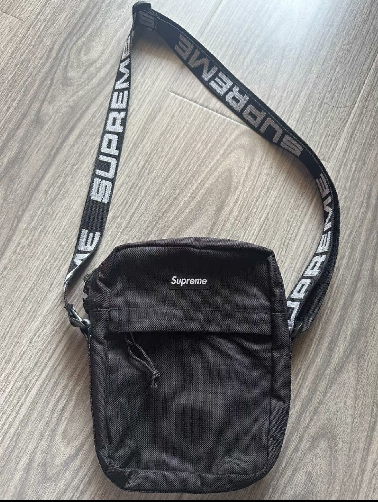 Supreme 18SS Shoulder Bag 