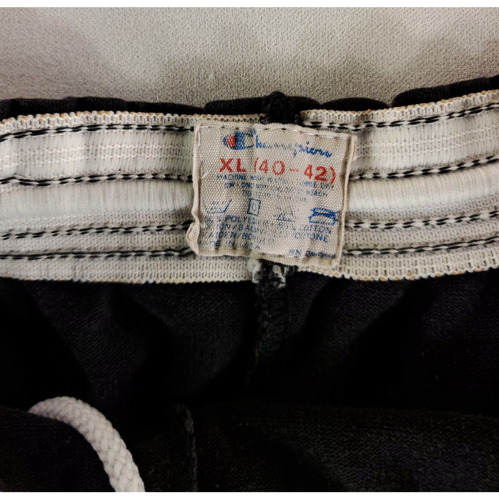Champion VINTAGE Champion Shorts Athletic VTG Made USA Elastic Waist Black Mens XL 40-42 Men Size US 36 / EU 52 - 4 Thumbnail