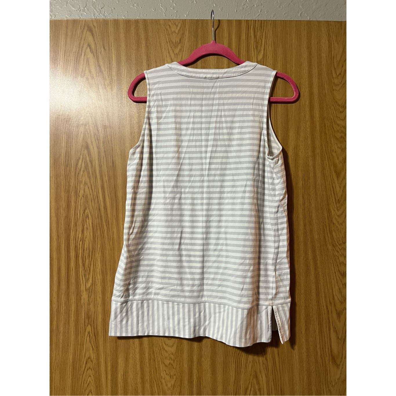 Jones New York Jones New York Signature White & Grey Striped V-Neck Tank To Size L / US 10 / IT 46 - 7 Thumbnail