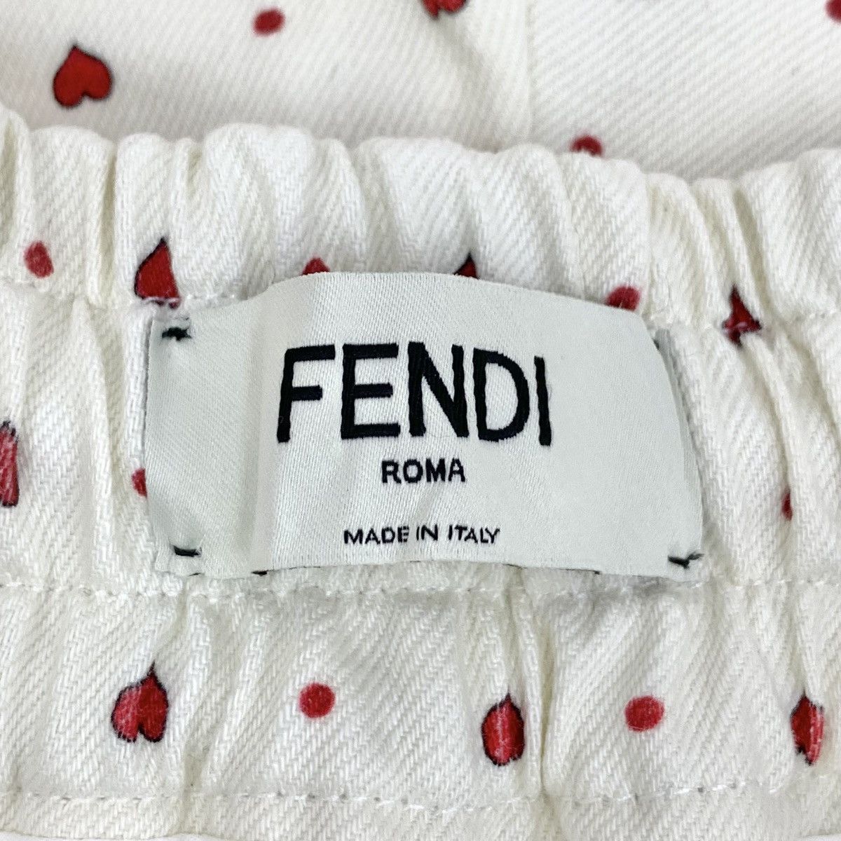 Fendi Fendi Beige All-over Heart Print Cotton Casual Shorts K26WX Size 26" / US 2 / IT 38 - 5 Thumbnail