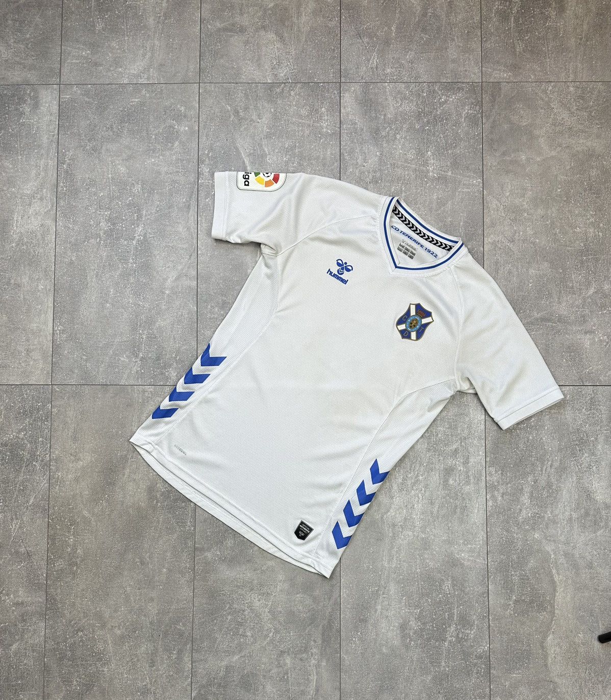 Vintage Vintage Hummel CD Tenerife LaLiga Soccer Jersey Size US S / EU 44-46 / 1 - 1 Thumbnail