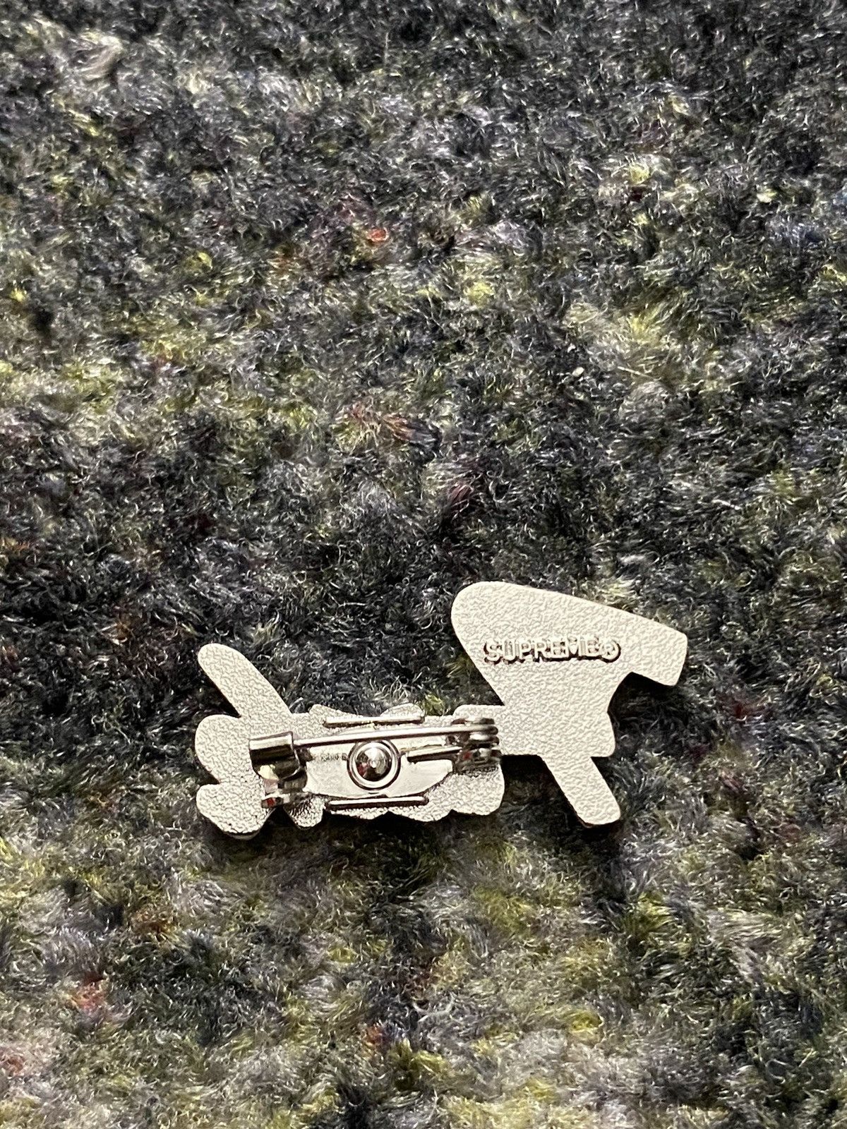 Supreme Supreme FUCK Script Logo Pin Size ONE SIZE - 4 Thumbnail
