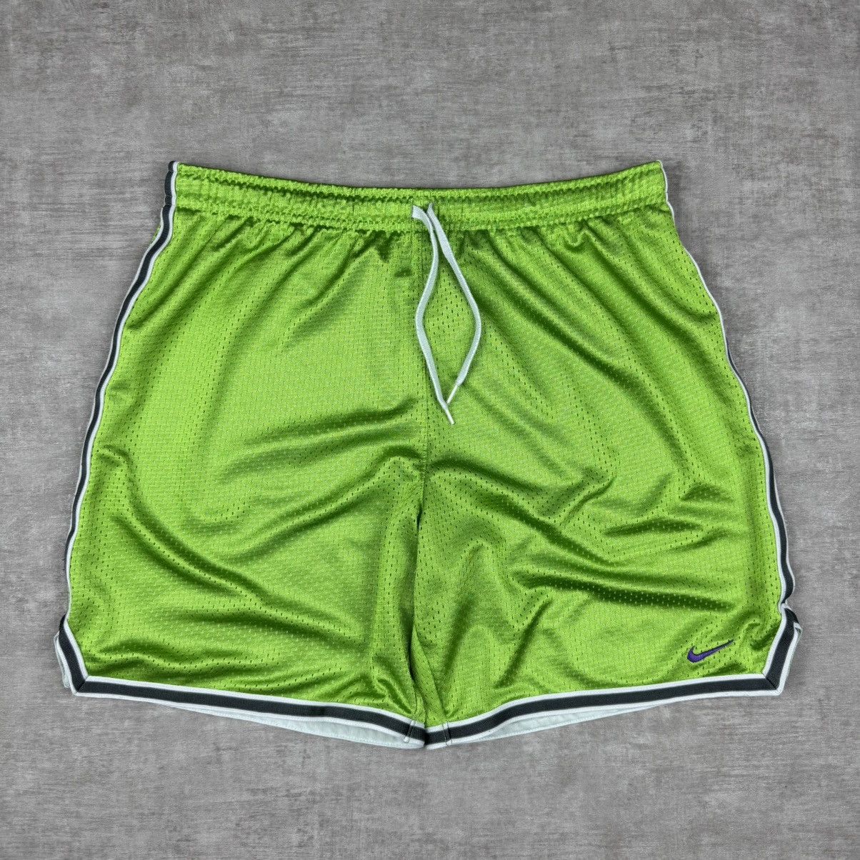 Nike Vintage Nike Shorts Size US 31 - 1 Thumbnail