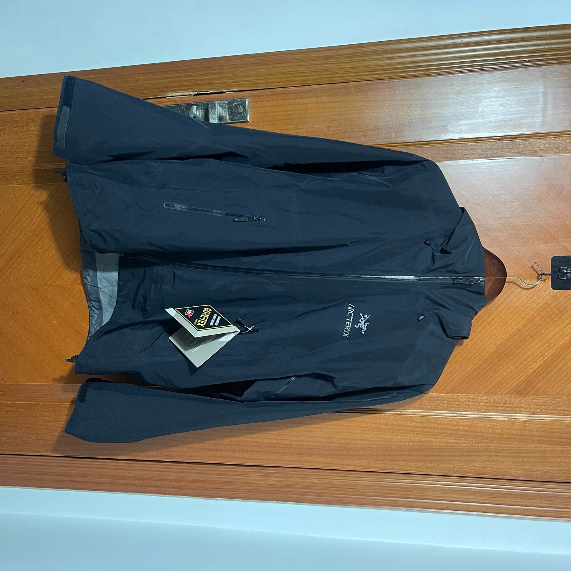 Arc'teryx Arcteryx BETA LT Men's Hooded Jacket Size US L / EU 52-54 / 3 - 1 Thumbnail