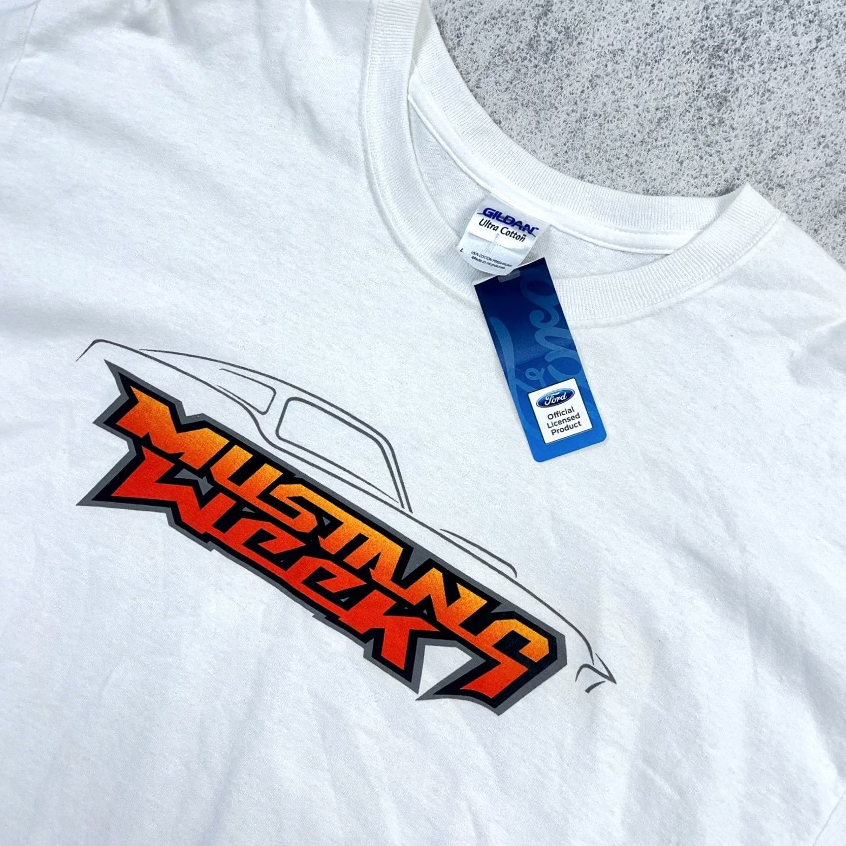 Gildan VINTAGE Ford Mustang Shirt Men Large White Tee Muscle Sports Car Show VTG Y2K Logo 80s 90s Classic Motorcycle USA Gildan T-Shirt Mens Adult Size US L / EU 52-54 / 3 - 3 Thumbnail
