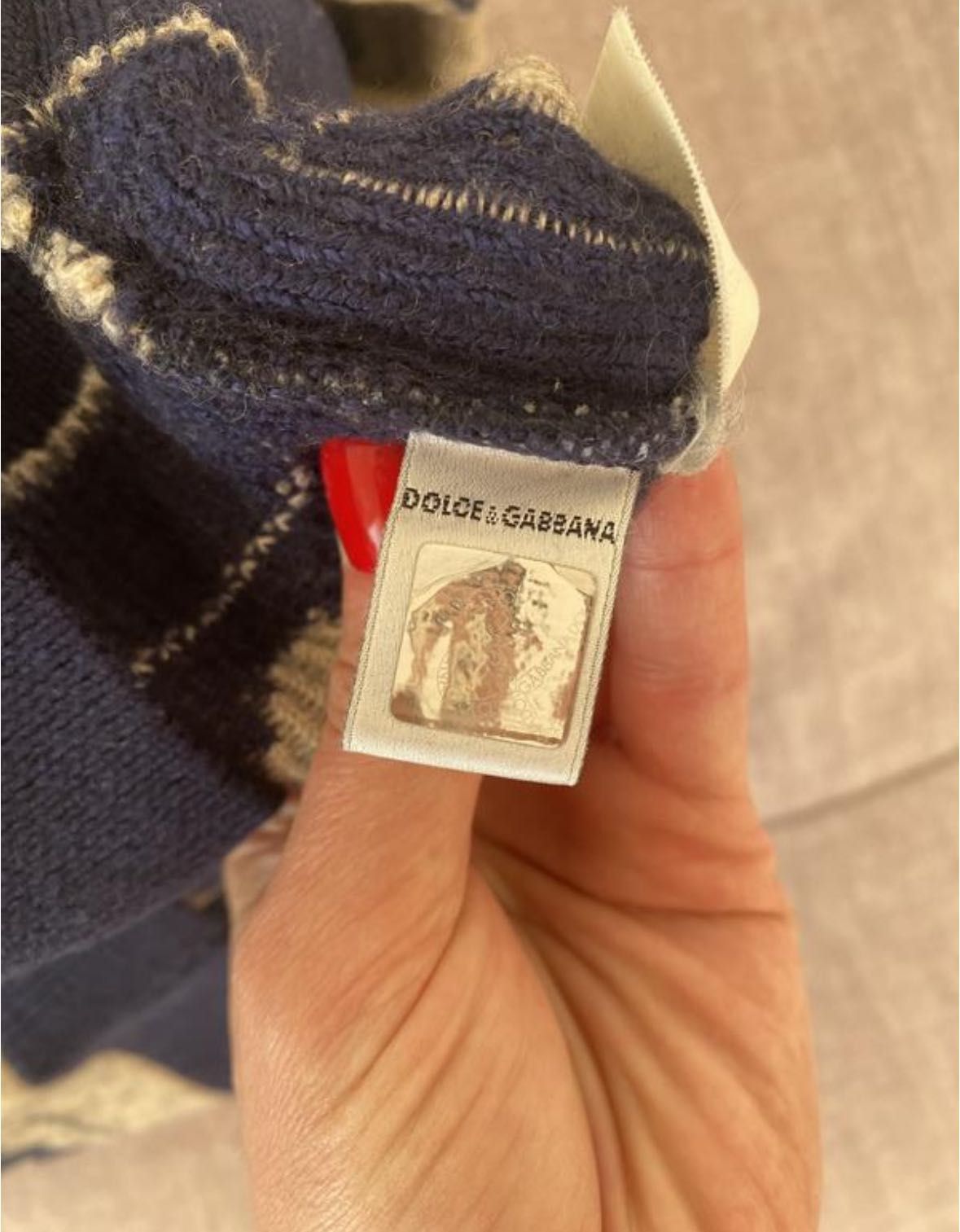 Dolce & Gabbana Vintage Dolce Gabbana Monogram Wool Turtleneck Sweater Size XS / US 0-2 / IT 36-38 - 4 Thumbnail