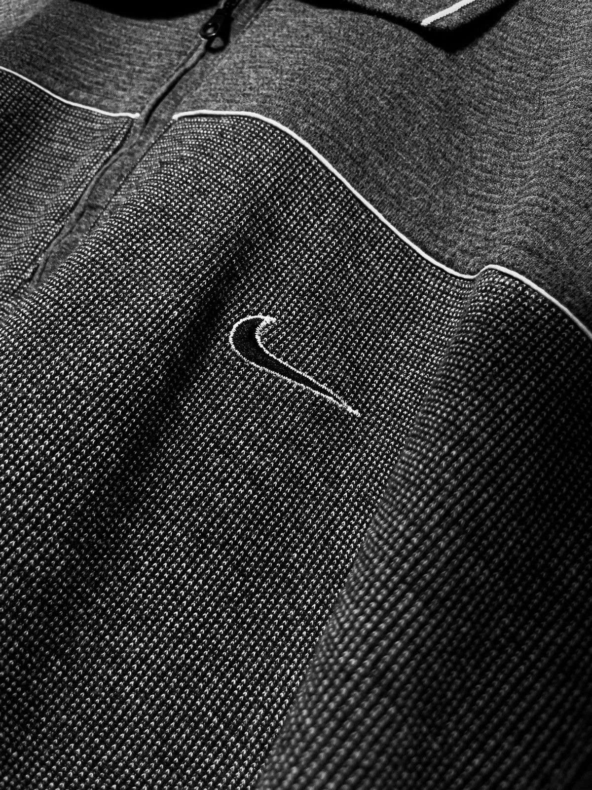 Nike Vintage Nike Embroidery Logo 1/3 Zip Polo Shirt Size US XL / EU 56 / 4 - 1 Thumbnail