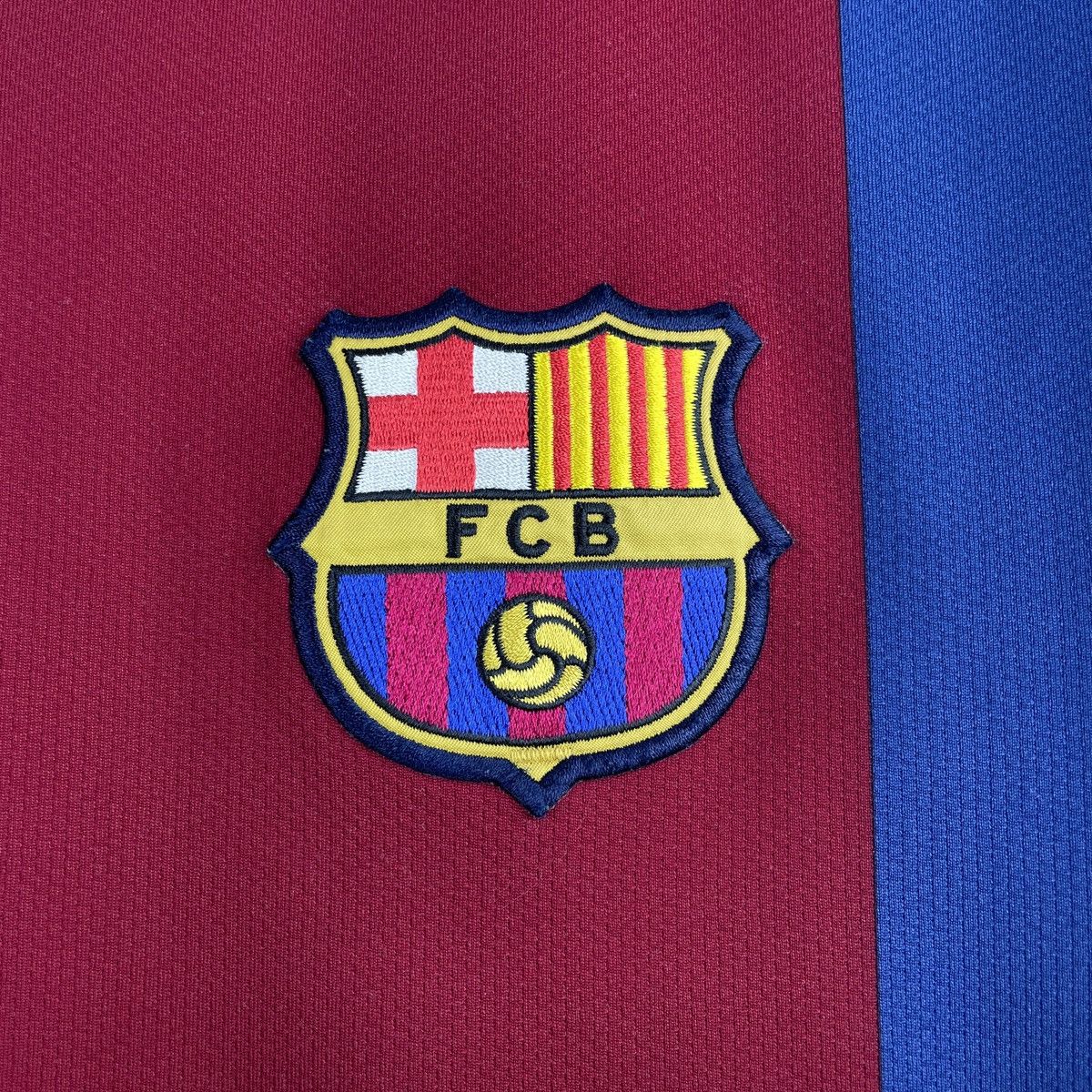 Nike Vintage Barcelona Home Jersey Nike Men’s Shirt 2006/2007 Size US M / EU 48-50 / 2 - 4 Thumbnail