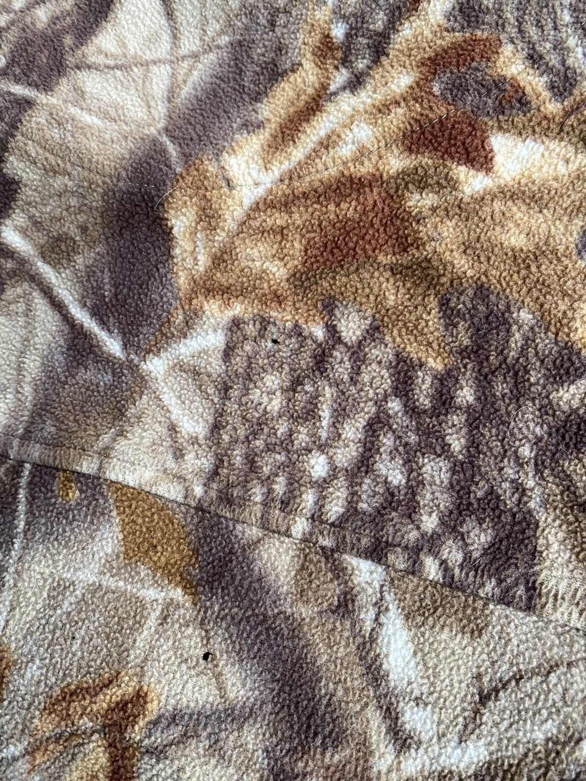 Realtree × Vintage Vintage Y2K Winchester Fleece Camo Distressed Jacket Size US L / EU 52-54 / 3 - 8 Thumbnail