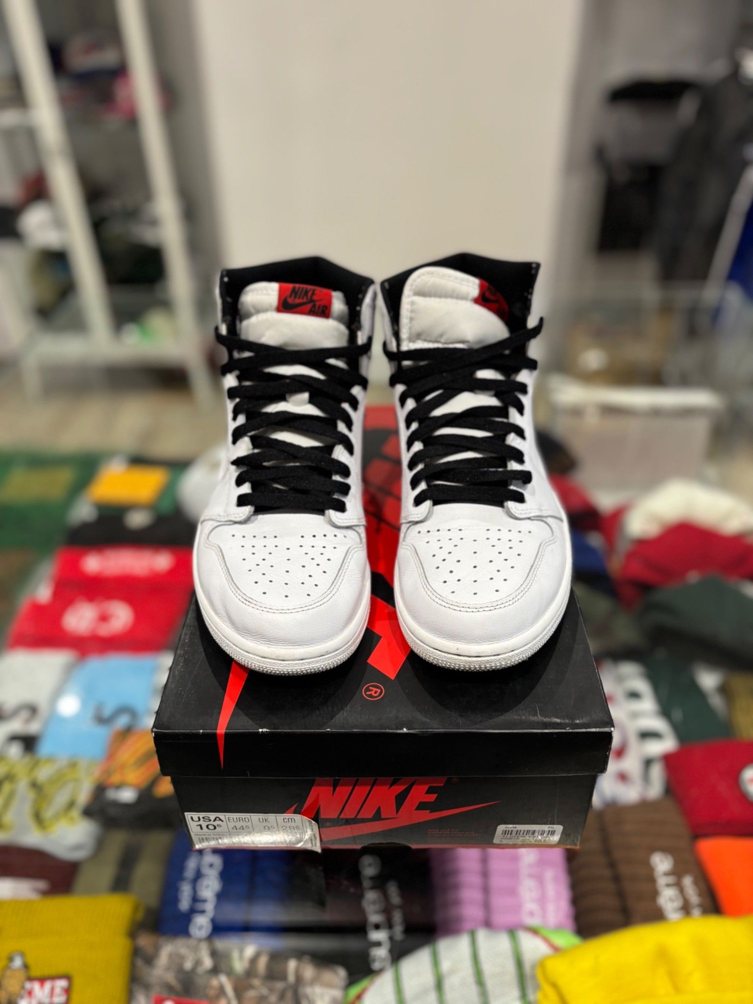 Jordan Brand Jordan 1 Yin Yang White Size US 10.5 / EU 43-44 - 4 Thumbnail