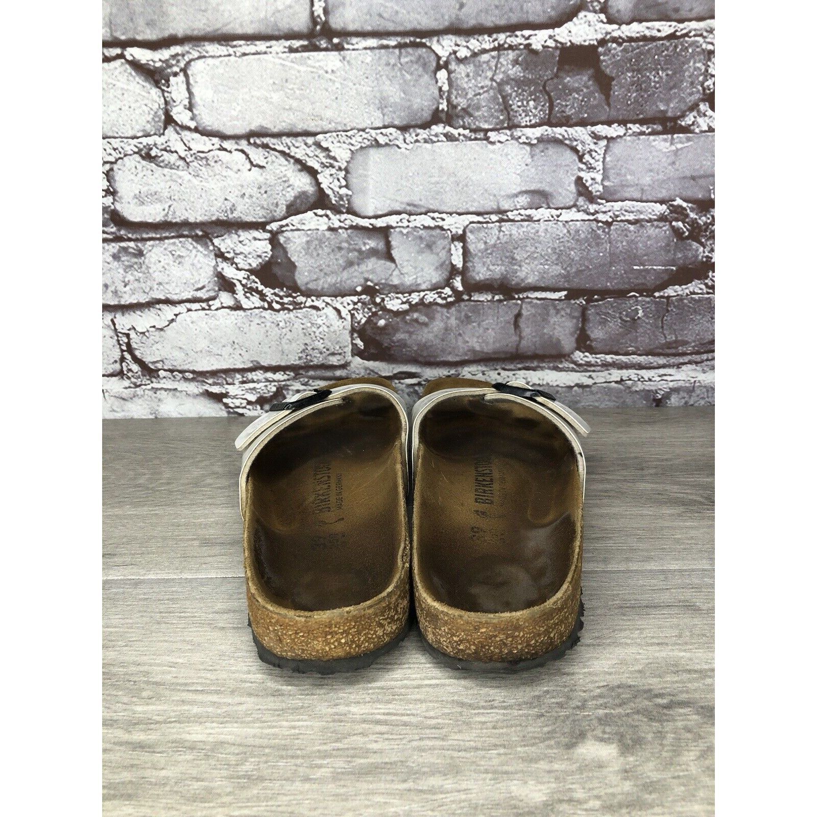 Birkenstock Birkenstock Madrid White Patent Leather Slides Sandals Women Size US 8.5 / IT 38.5 - 4 Thumbnail
