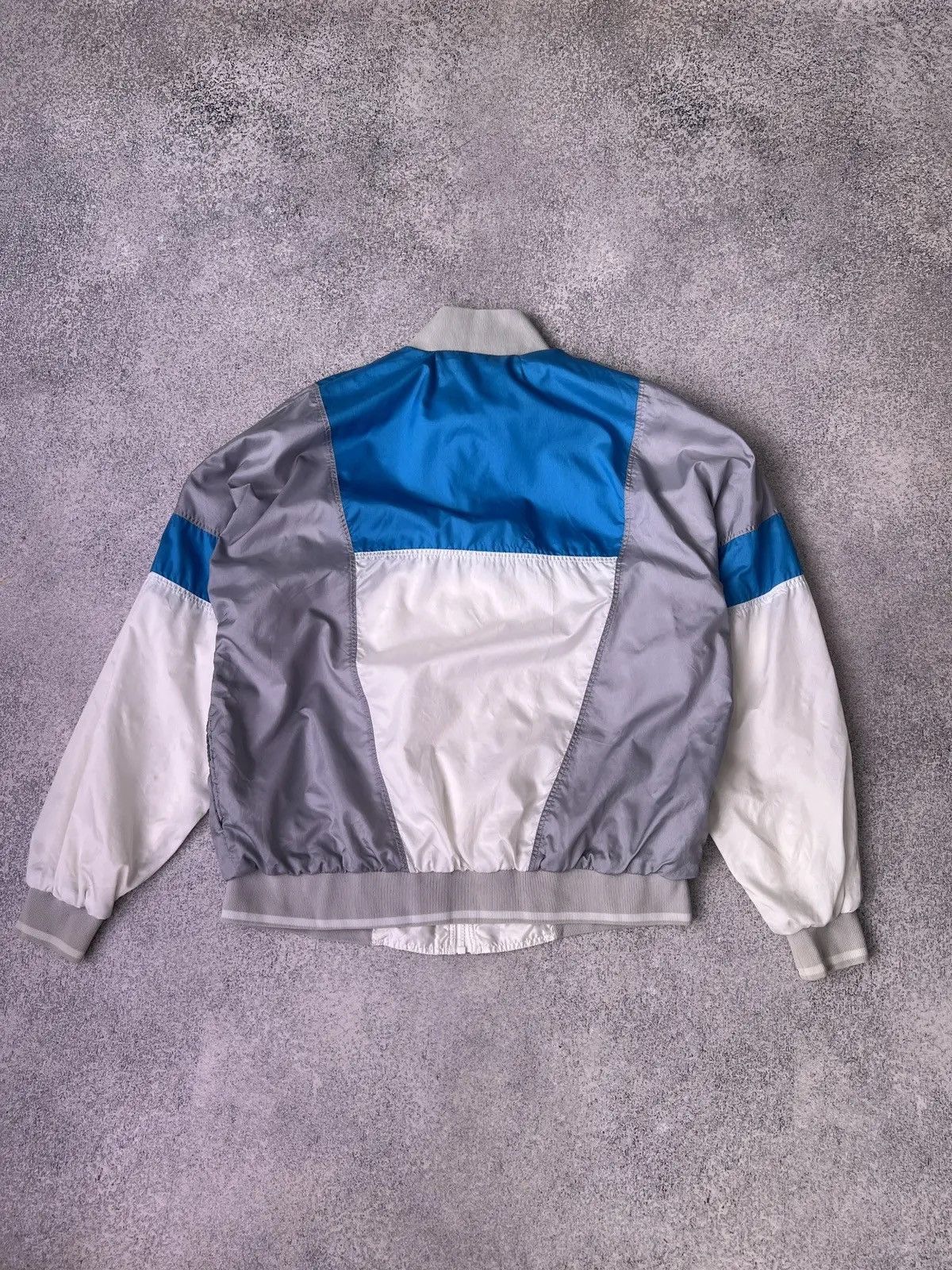 Nike × Vintage NIKE Windbreaker Jacket Coat Vintage 1980s Windrunner Retro Size US L / EU 52-54 / 3 - 13 Thumbnail