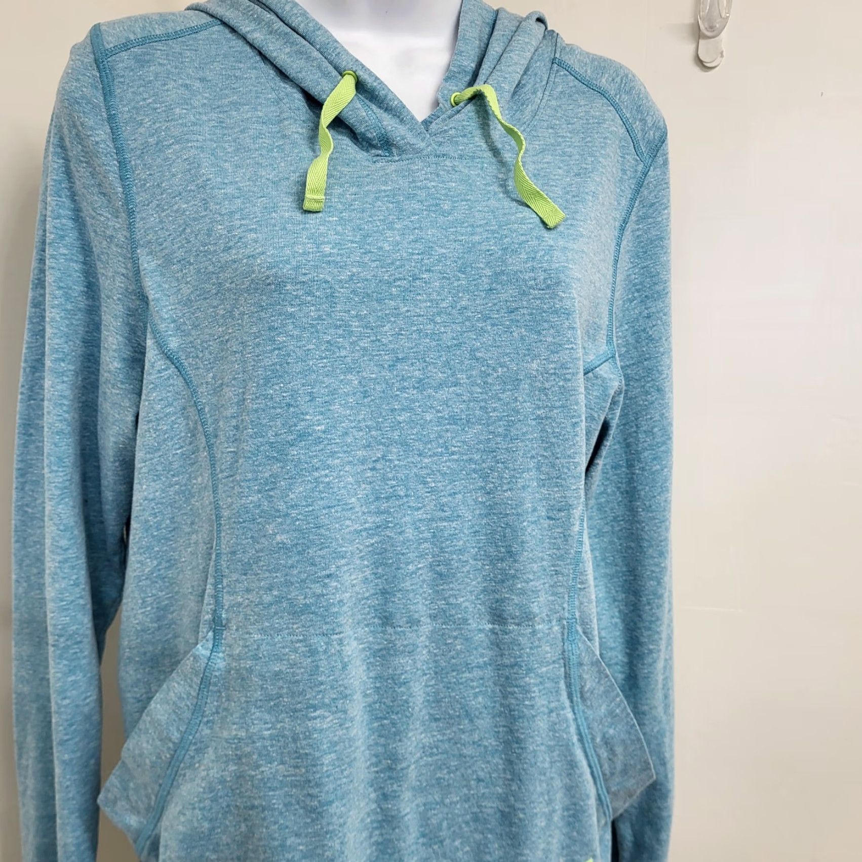 Under Armour Under Armour Hoodie Women’s L Blue/neon Green Semi Fitted Long Sleeve Shirt? Size L / US 10 / IT 46 - 3 Thumbnail