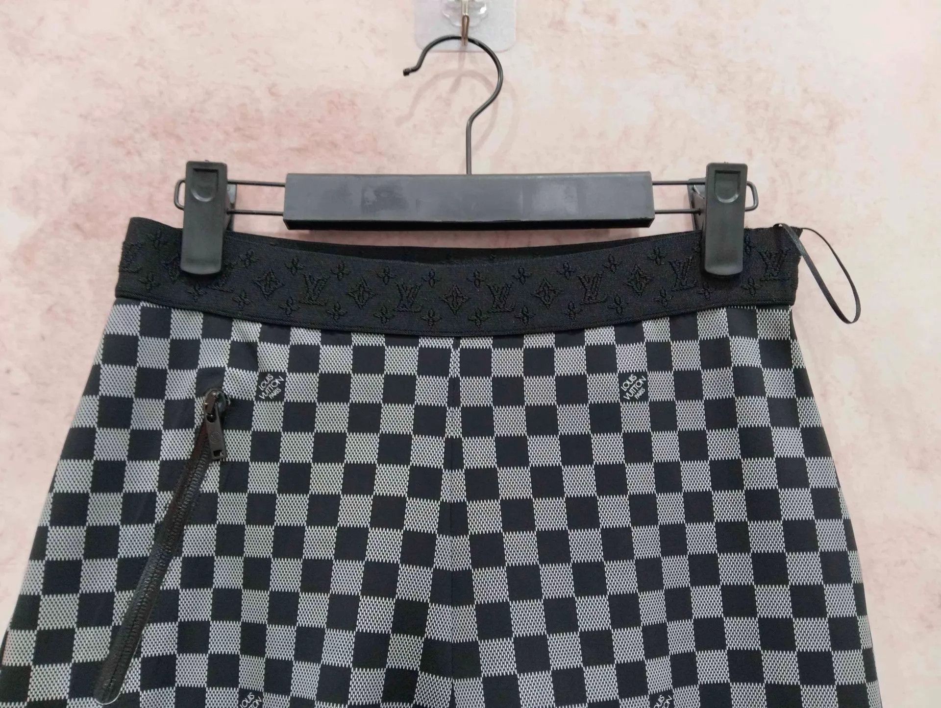Louis Vuitton LV Women's Black White Monogram Logo Leggings 38 Size 27" / US 4 / IT 40 - 3 Thumbnail