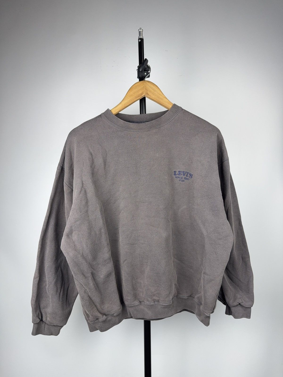 Levi's Vintage 00s USA Levi’s Gray Crewneck Sweatshirt Small Logo Size L / US 10 / IT 46 - 1 Thumbnail