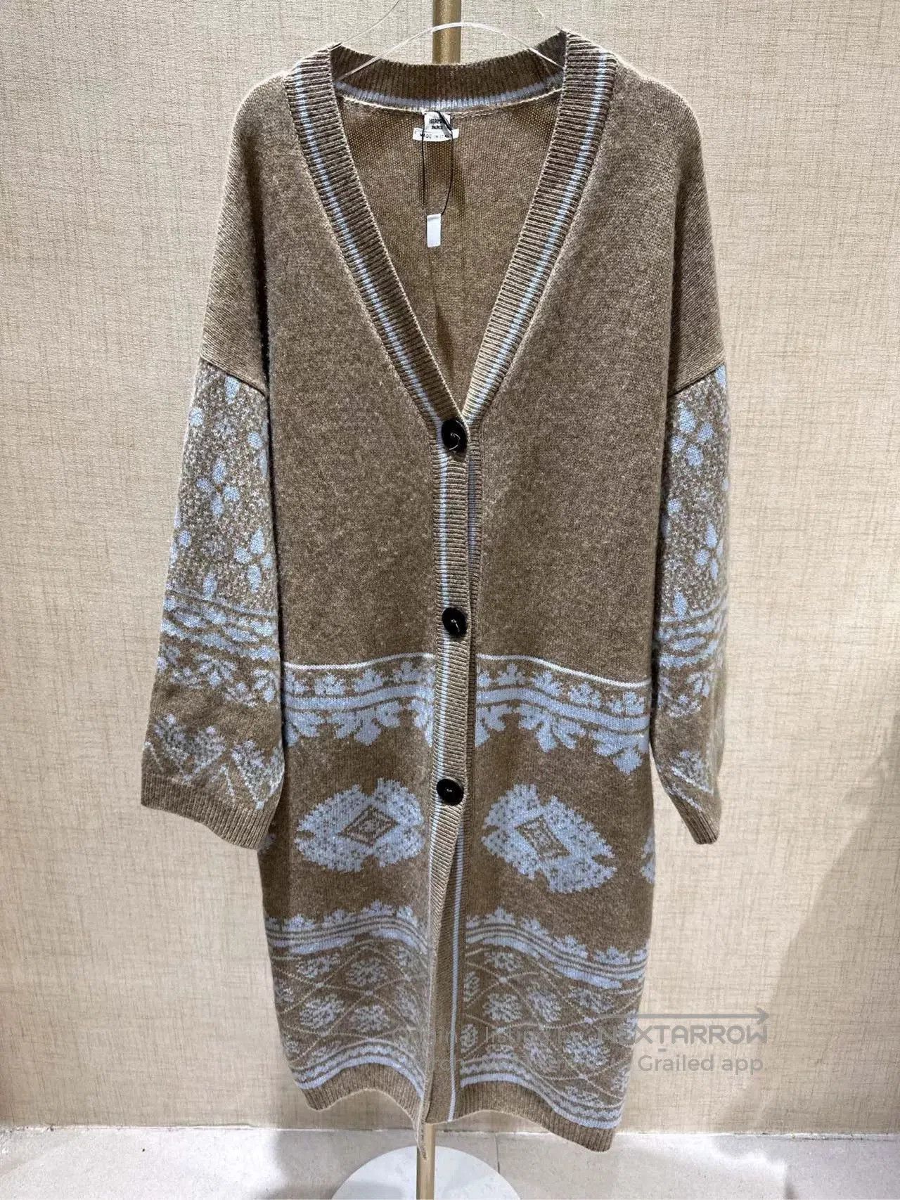 Hermes Hermes Beige Long Cashmere Cardigan. Size US XXS / EU 40 - 1 Thumbnail