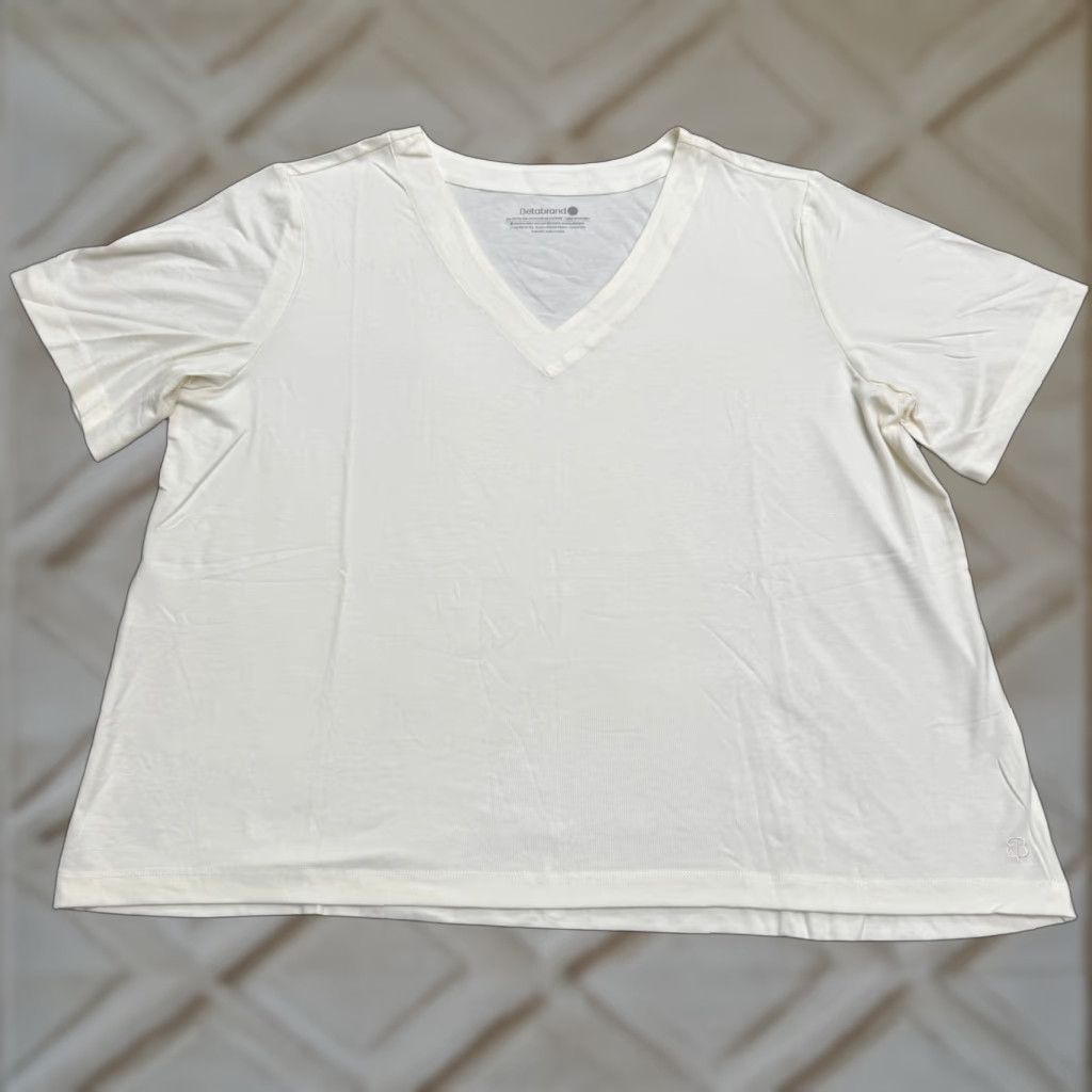 Essentials Betabrand T-Shirt Womens 2XL Ivory V-Neck Short Sleeve Casual Tee NWT Size XXL / US 16-18 / IT 52-54 - 1 Thumbnail