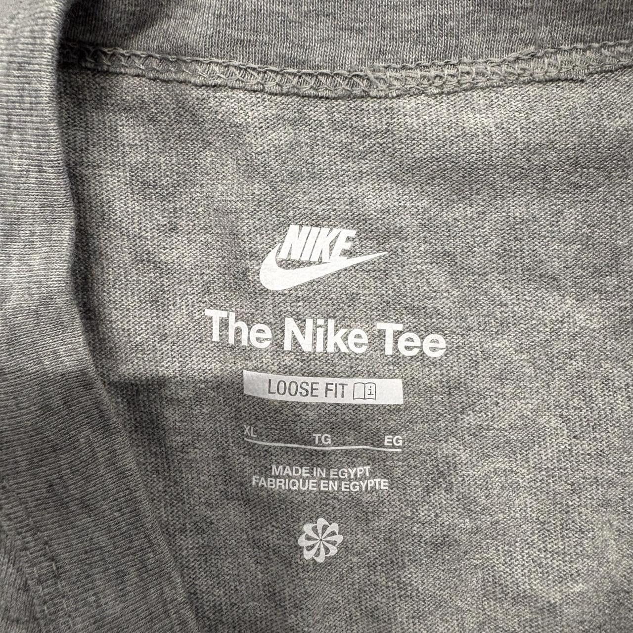 Nike Crazy Vintage Y2K/2000s The Nike Tee Center Swoosh Logo Loose Fit Grey T Shirt! Size US XL / EU 56 / 4 - 4 Thumbnail
