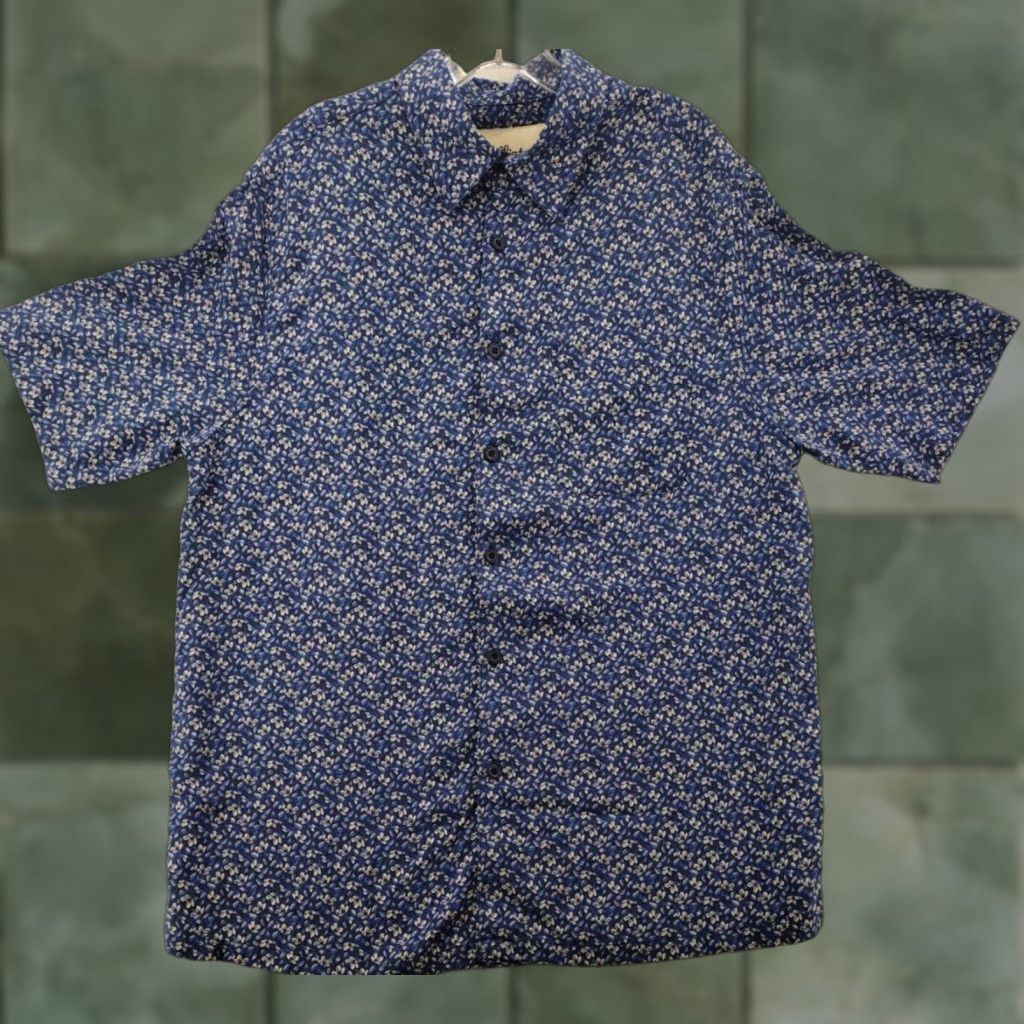 Vintage VINTAGE Vintage Silk Shirt Men Regular L Blue Floral Print Silk Shirt Button-Up Short Sleeve Linen Collared Flower Mens Size US L / EU 52-54 / 3 - 1 Thumbnail