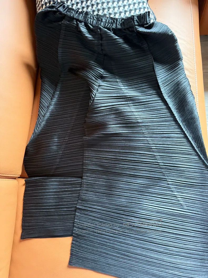 Issey Miyake Issey Miyake size:5 Black Striped Pleated Pants Size 31" - 2 Thumbnail