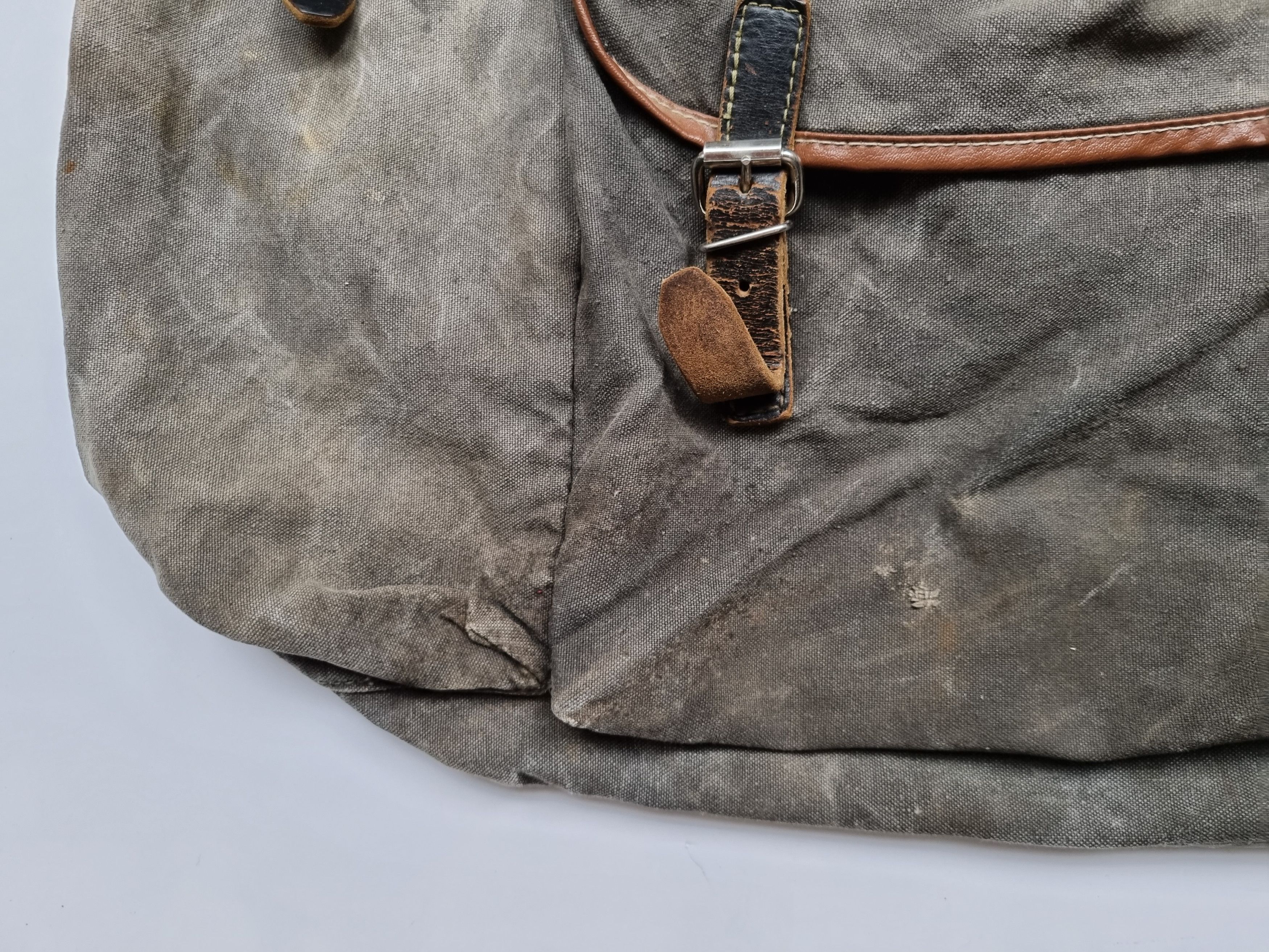 Japanese Brand 50s Vintage Sun Faded Thrashed Backpack Amazing Fade Size ONE SIZE - 18 Thumbnail