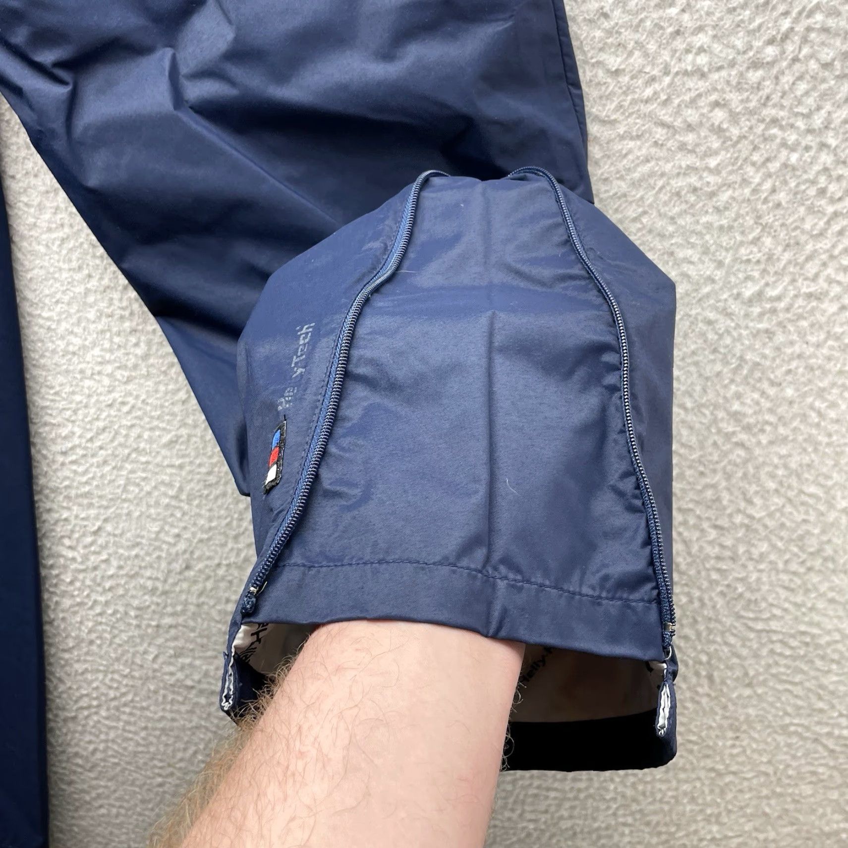 Helly Hansen VTG Helly Hansen Pants Mens Large Navy Blue Tech Waterproof Ankle Zip Weather Size US 33 - 4 Thumbnail