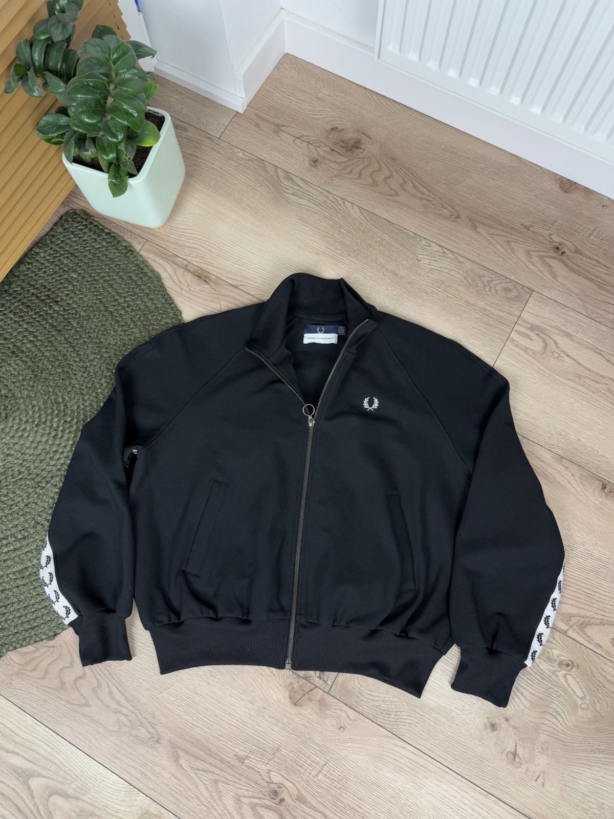 Fred Perry Fred Perry Akane Utsonomiya Sportswear Track Jacket Size M / US 6-8 / IT 42-44 - 5 Thumbnail
