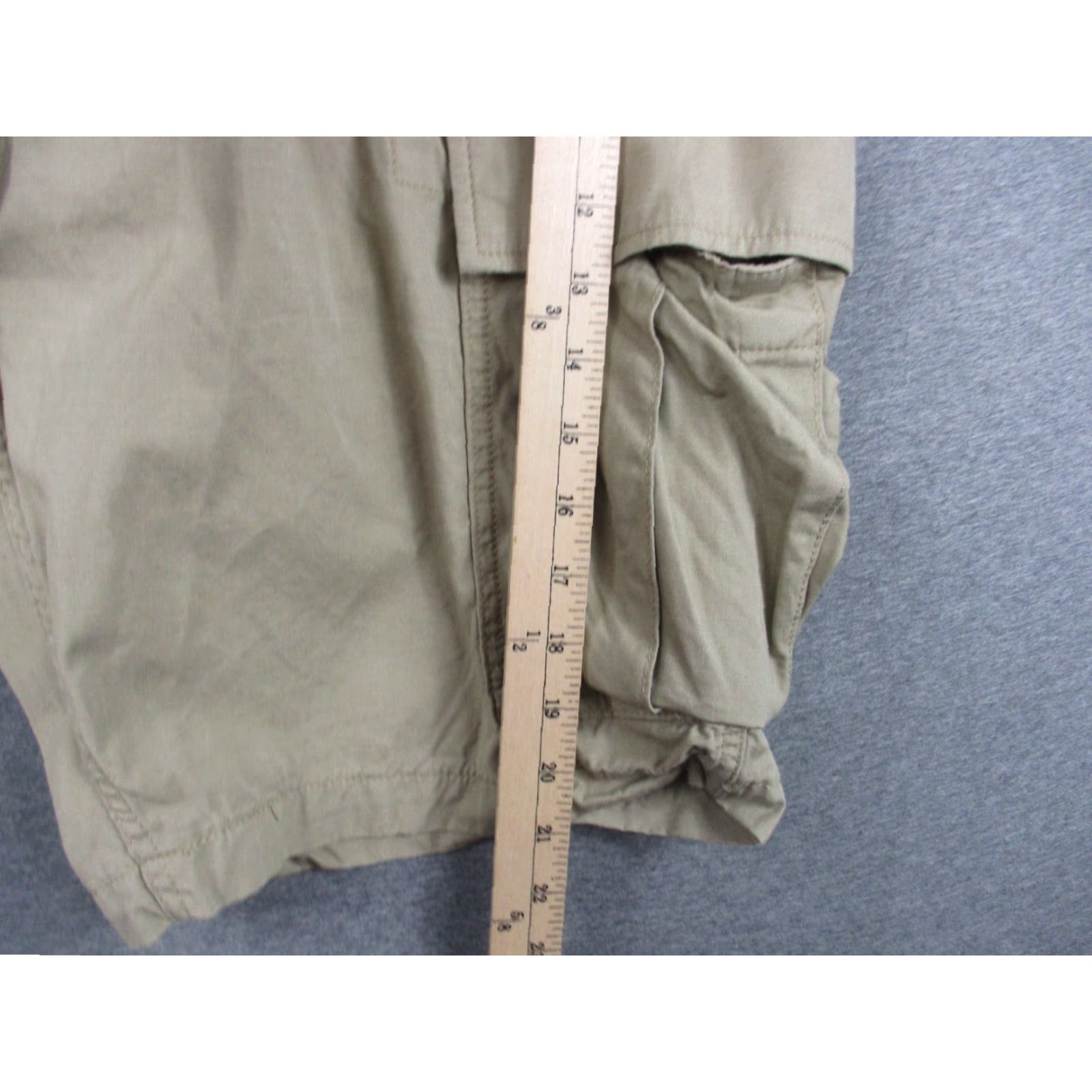 Levi's Levi's Cargo Shorts Men's 36 Khaki Cotton 10" Inseam Outdoor Hiking Size US 36 / EU 52 - 5 Thumbnail