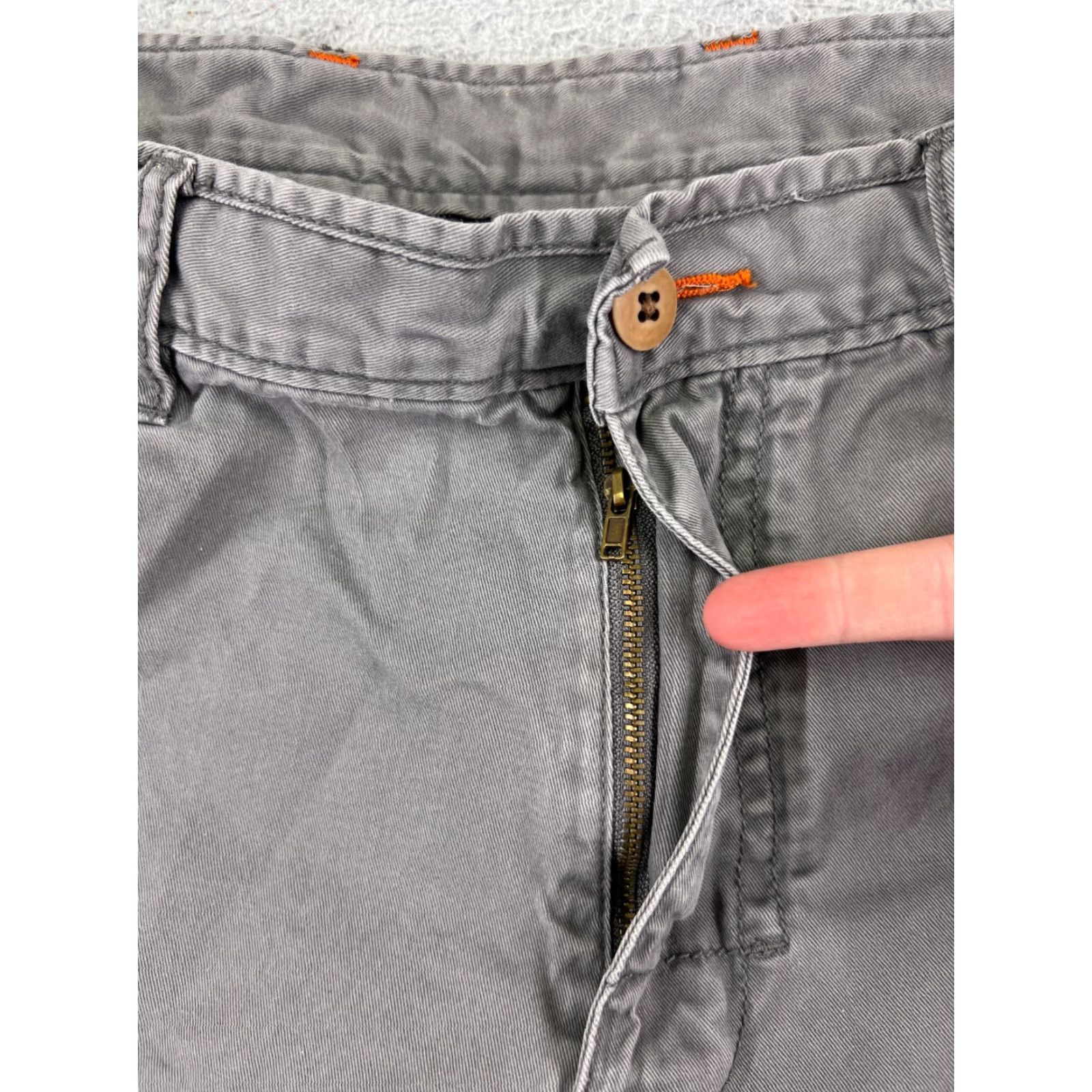 Tommy Bahama Tommy Bahama Shorts Men 40 Gray 100% Cotton Chino Beach Resort Vacation Size US 40 / EU 56 - 6 Thumbnail