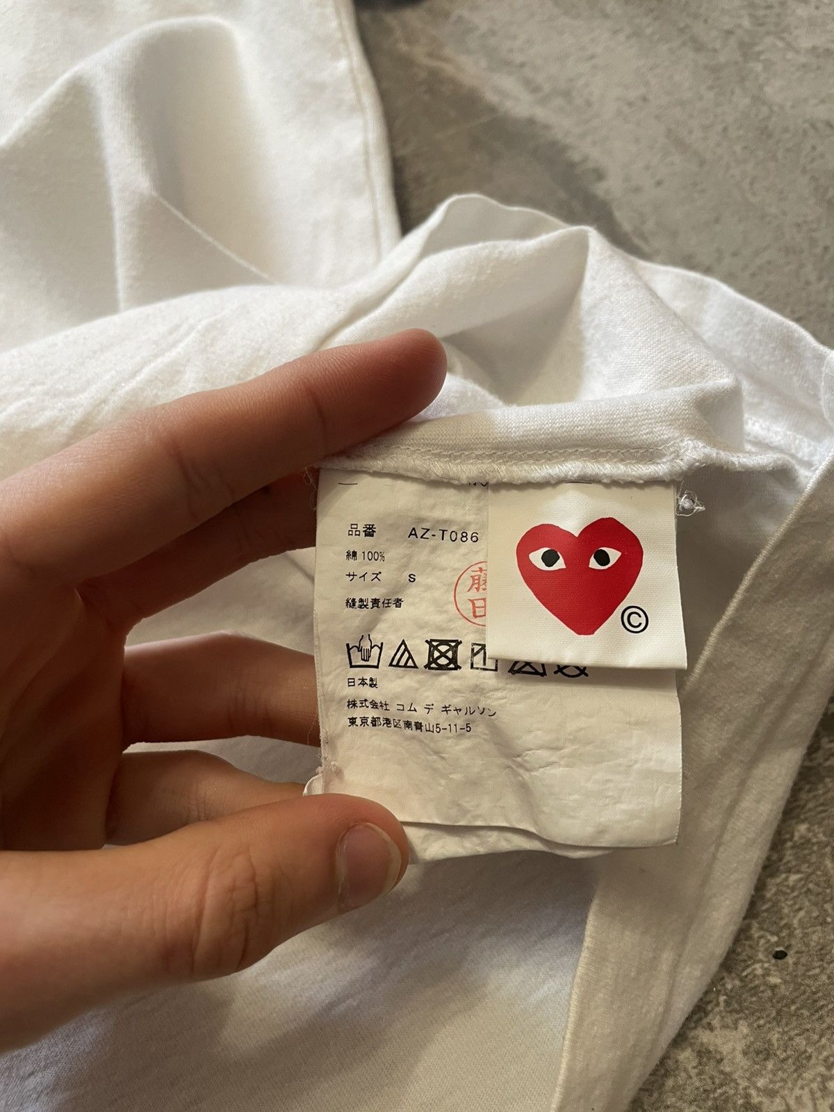 Comme des Garcons Vintage Comme Des Garsons Play CDG big Logo T-Shirt Size US S / EU 44-46 / 1 - 8 Thumbnail