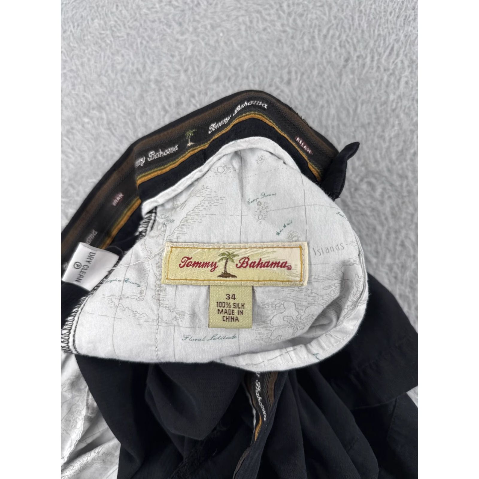 Tommy Bahama Tommy Bahama Shorts Men 40 Black Pleated Bermuda 100% Silk Golf Golfer Beach Size US 40 / EU 56 - 7 Thumbnail