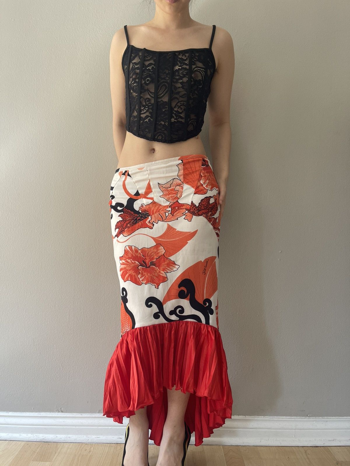Roberto Cavalli cavalli asymmetric floral mermaid skirt Size 27" / US 4 / IT 40 - 8 Thumbnail