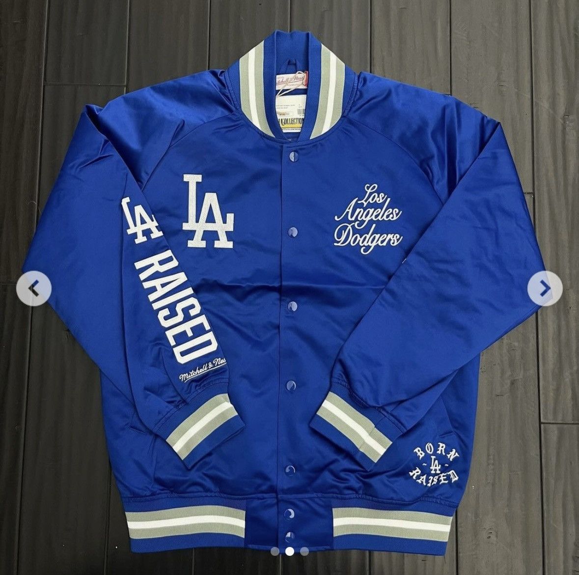 Los outlets Angeles Dodgers Mitchell and Ness Born x Raised Satin Jacket