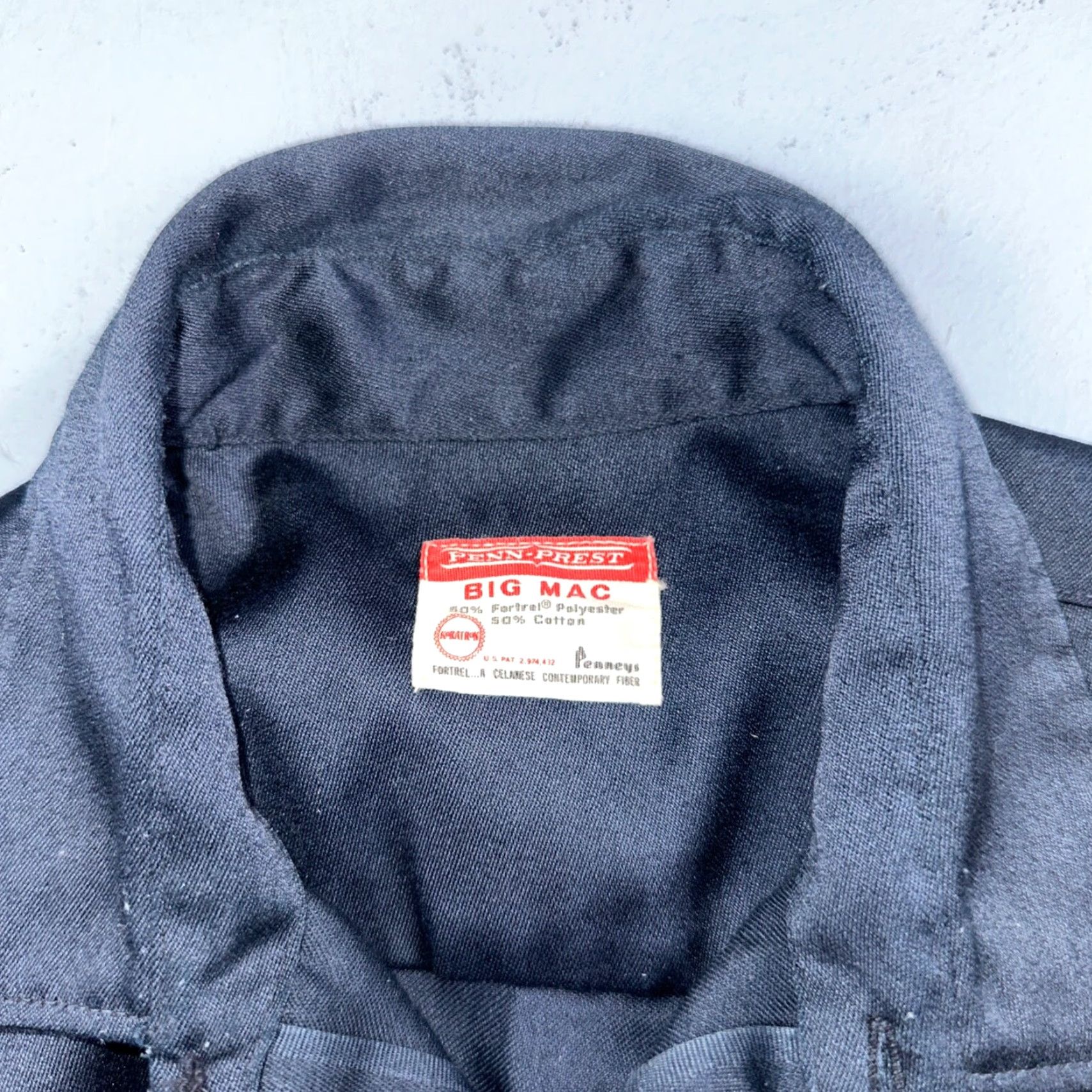Vintage Vintage J. C. Penney Big Mac Shirt Dark Navy Blue 70s 1970s 50/50 Button-Up Shirt Mens Small Blue 60s 70s Classic Dad Geek Hipster Outdoor USA Size US S / EU 44-46 / 1 - 4 Thumbnail