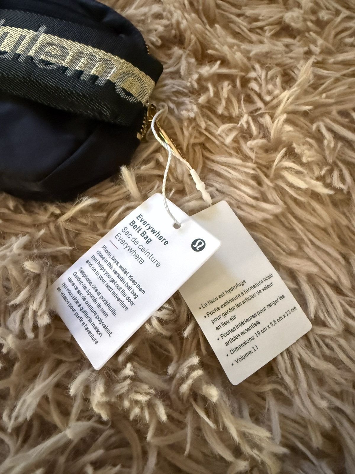 Lululemon NWT Lululemon Everywhere BeltBag/CrossbodyBag Wordmark Strap Size ONE SIZE - 3 Thumbnail