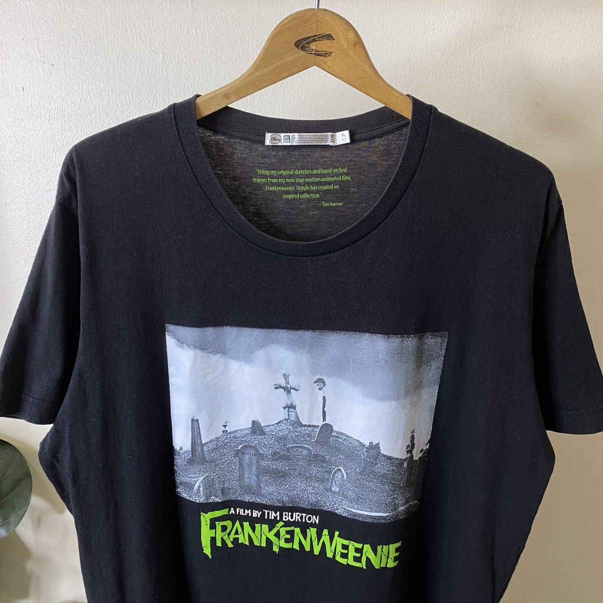Uniqlo Tim Burton Frankenweenie Horror Movie Collaboration T Shirt Size US XL / EU 56 / 4 - 2 Thumbnail
