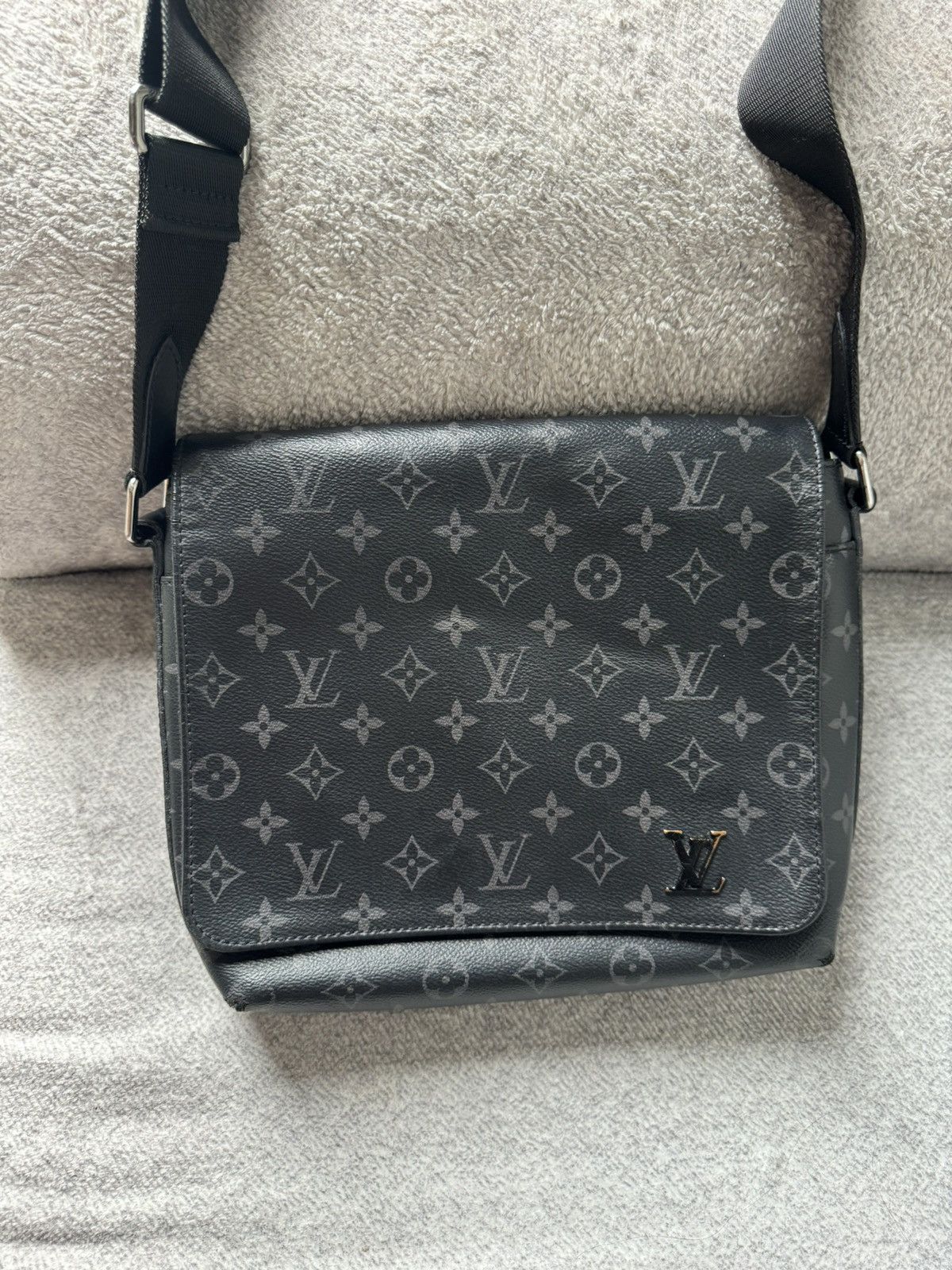 Louis Vuitton Louis Vuitton District Messenger Bag Monogram Eclipse Size ONE SIZE - 2 Thumbnail