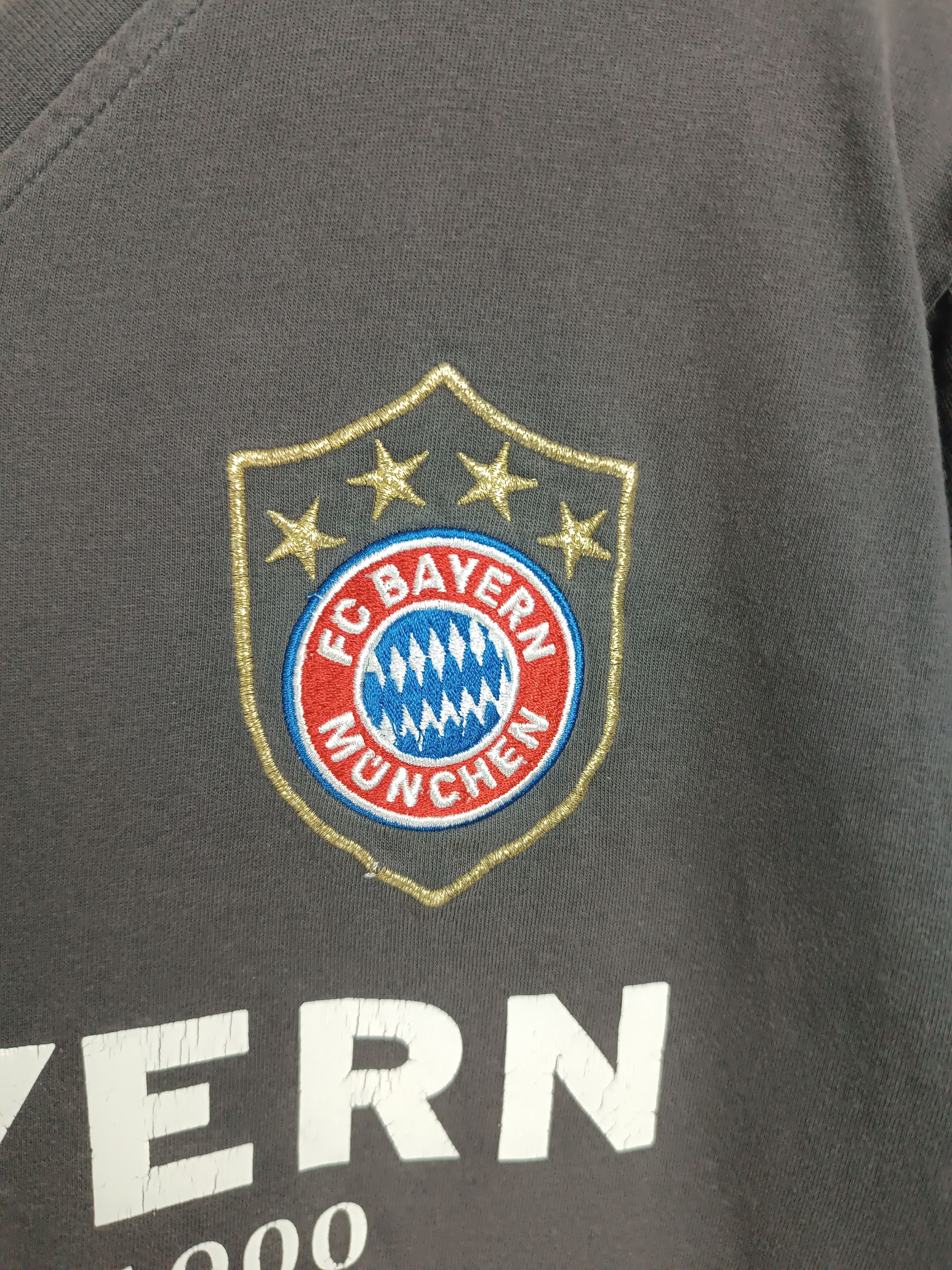 Vintage VINTAGE BAYERN MUNICH FCB FIFA SOCCER EPL VERY RARE Size US S / EU 44-46 / 1 - 12 Thumbnail