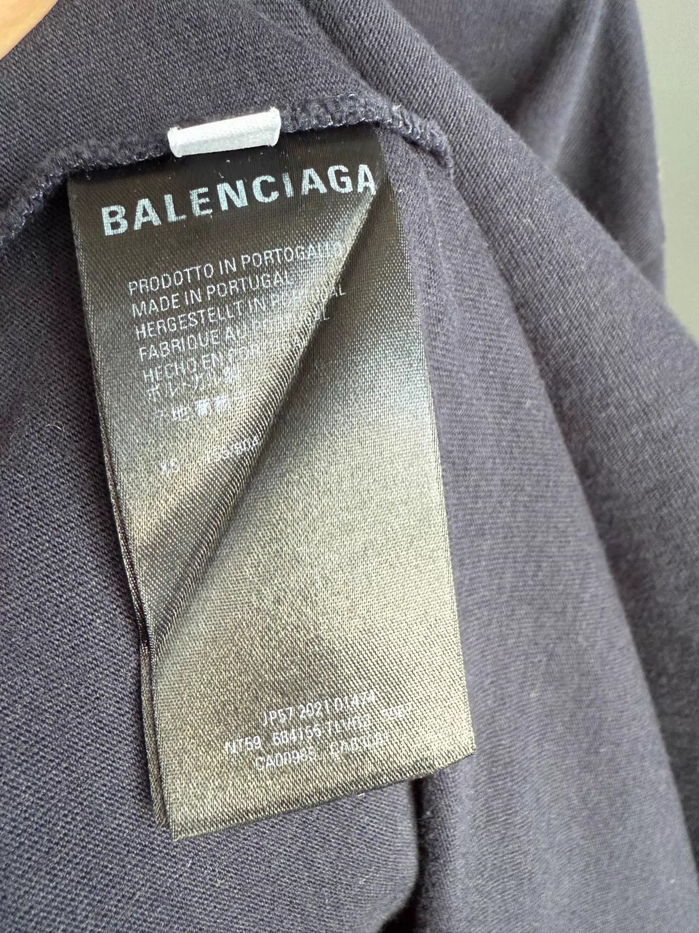 Balenciaga Balenciaga No Comment Cracked Print Distressed SS Tee Size XS / US 0-2 / IT 36-38 - 5 Thumbnail