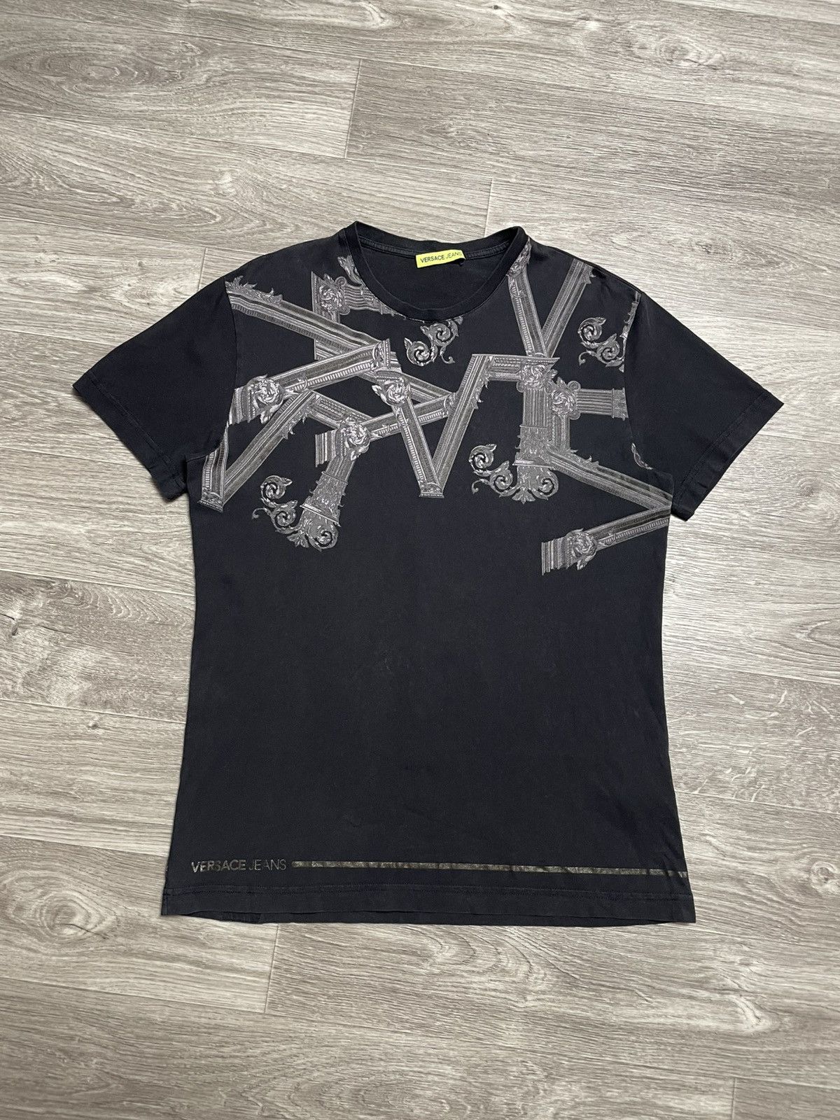 Versace Versace Jeans Couture Baroque Graphic Tee Black Size US M / EU 48-50 / 2 - 1 Thumbnail